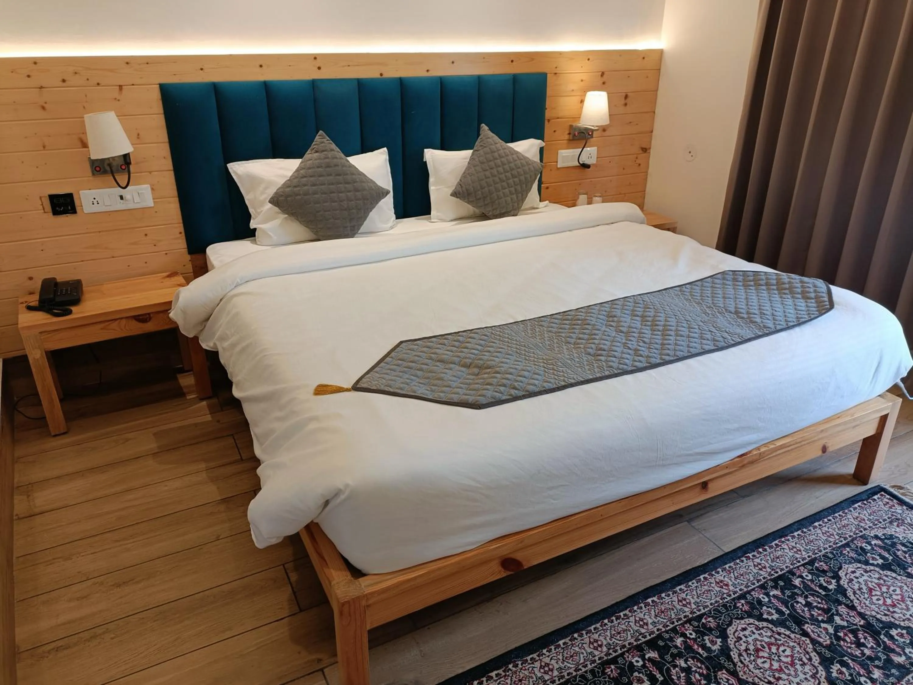 Bedroom, Bed in Heryk Hillview Hotel