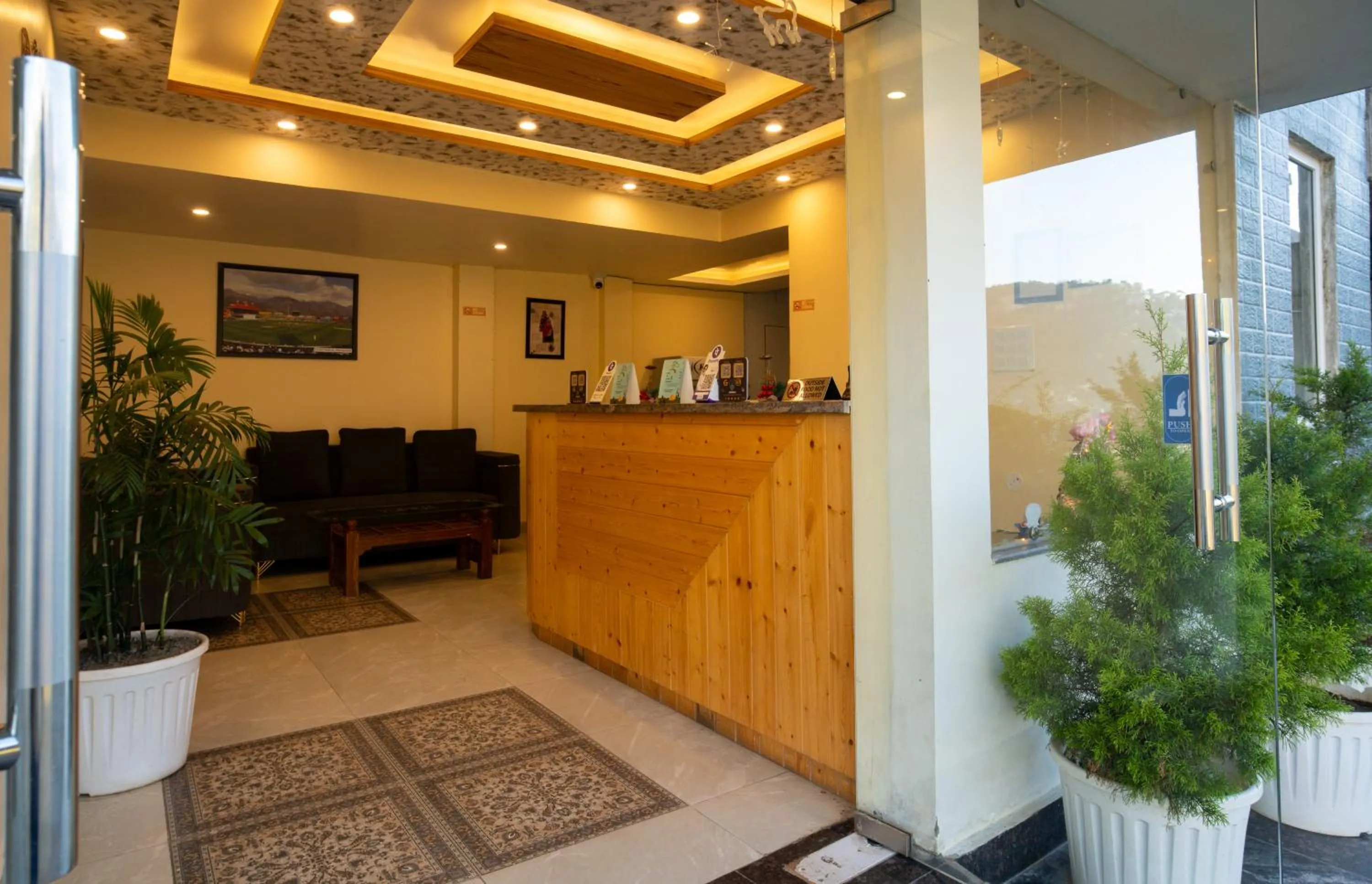 Lobby or reception in Heryk Hillview Hotel