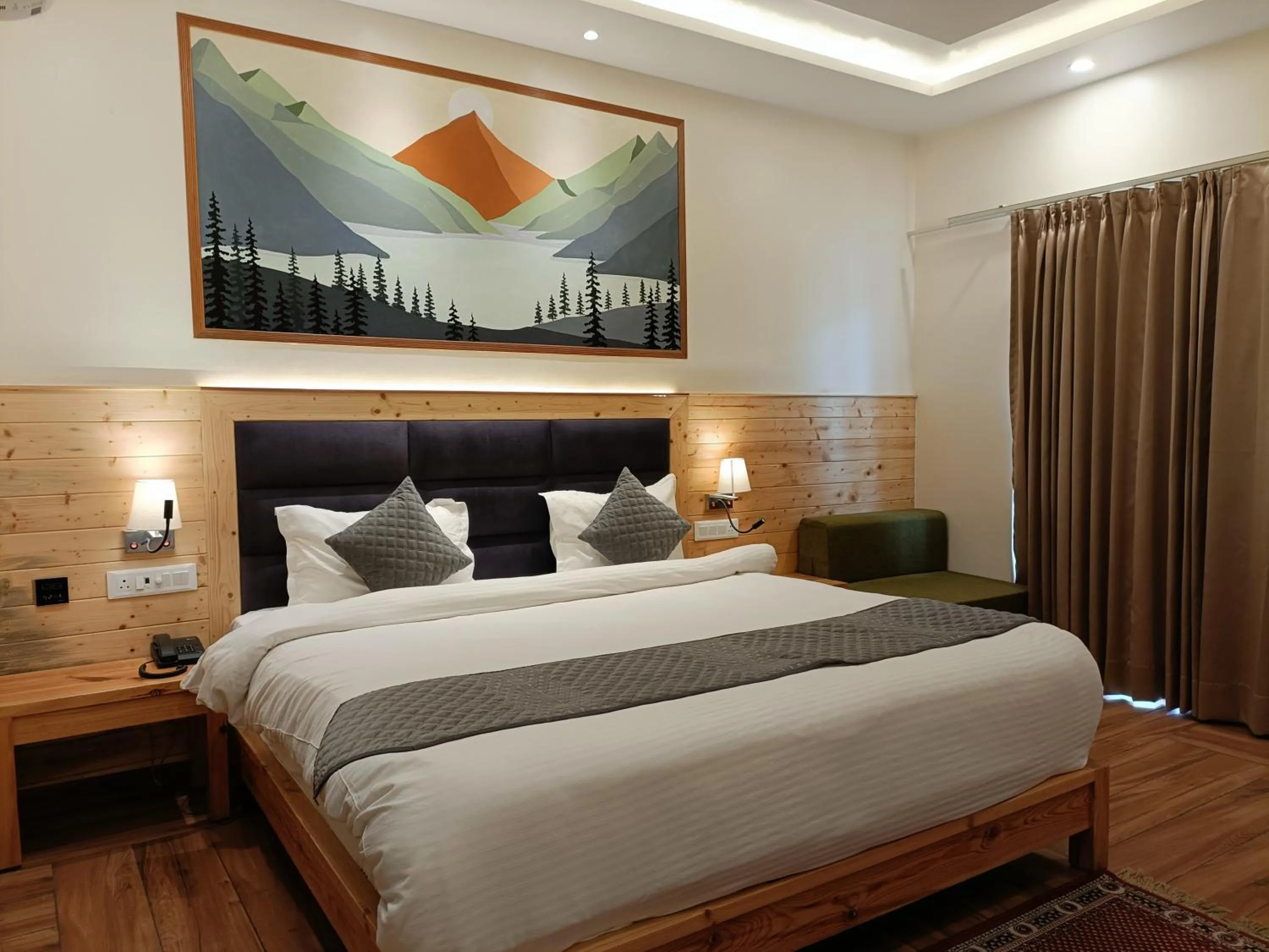 Bedroom, Bed in Heryk Hillview Hotel