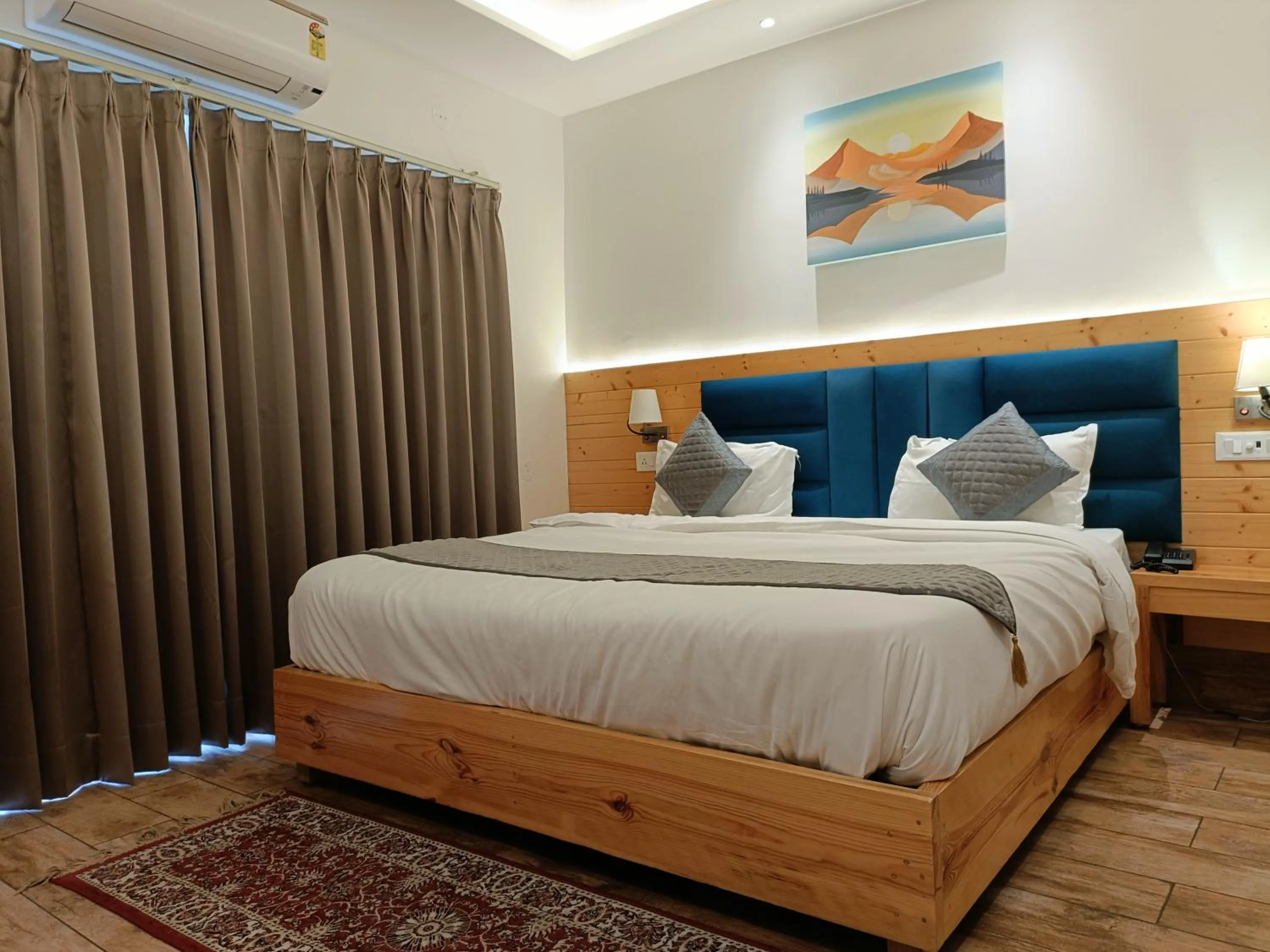 Bedroom, Bed in Heryk Hillview Hotel