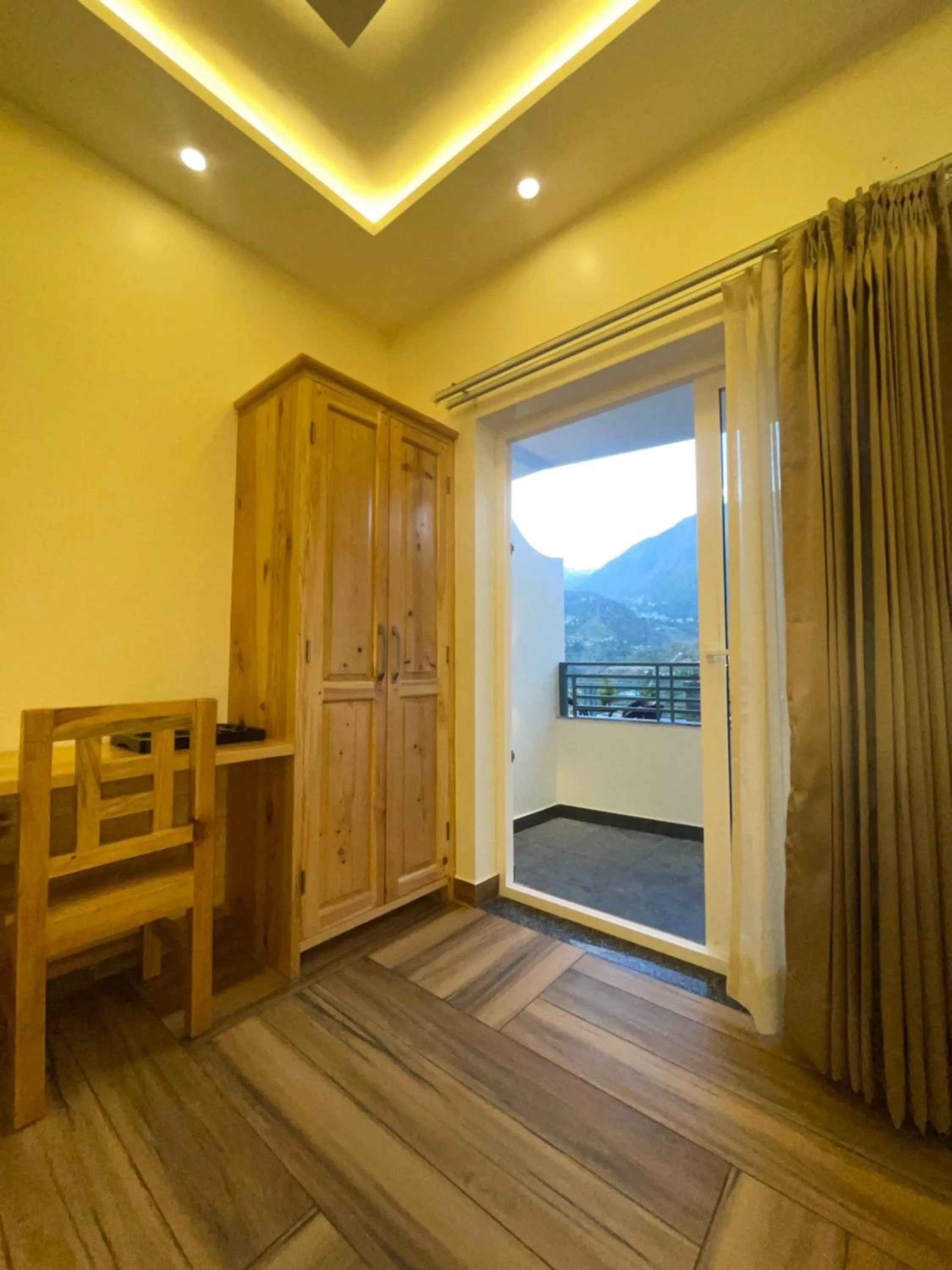 Mountain view in Heryk Hillview Hotel