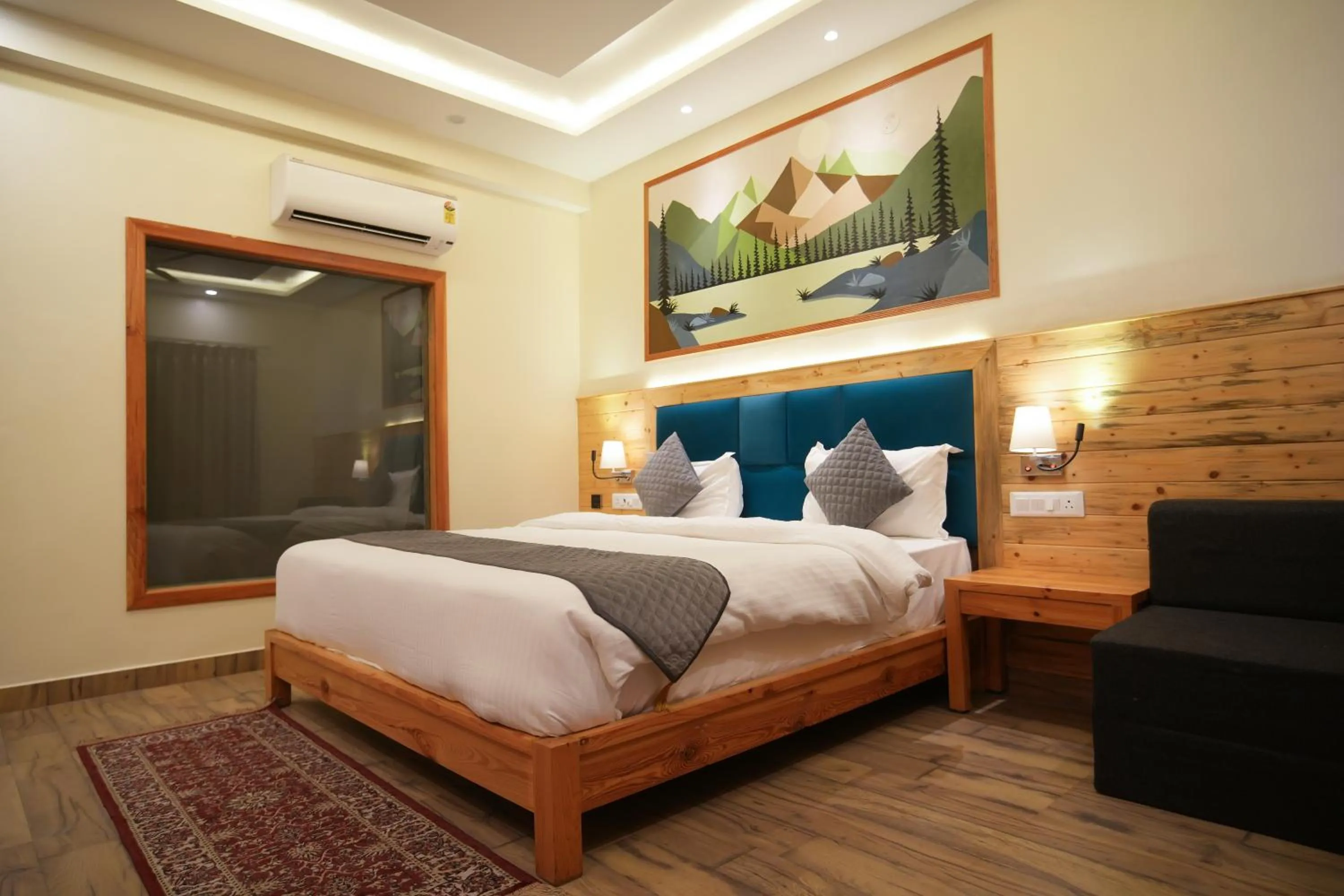 Bedroom, Bed in Heryk Hillview Hotel