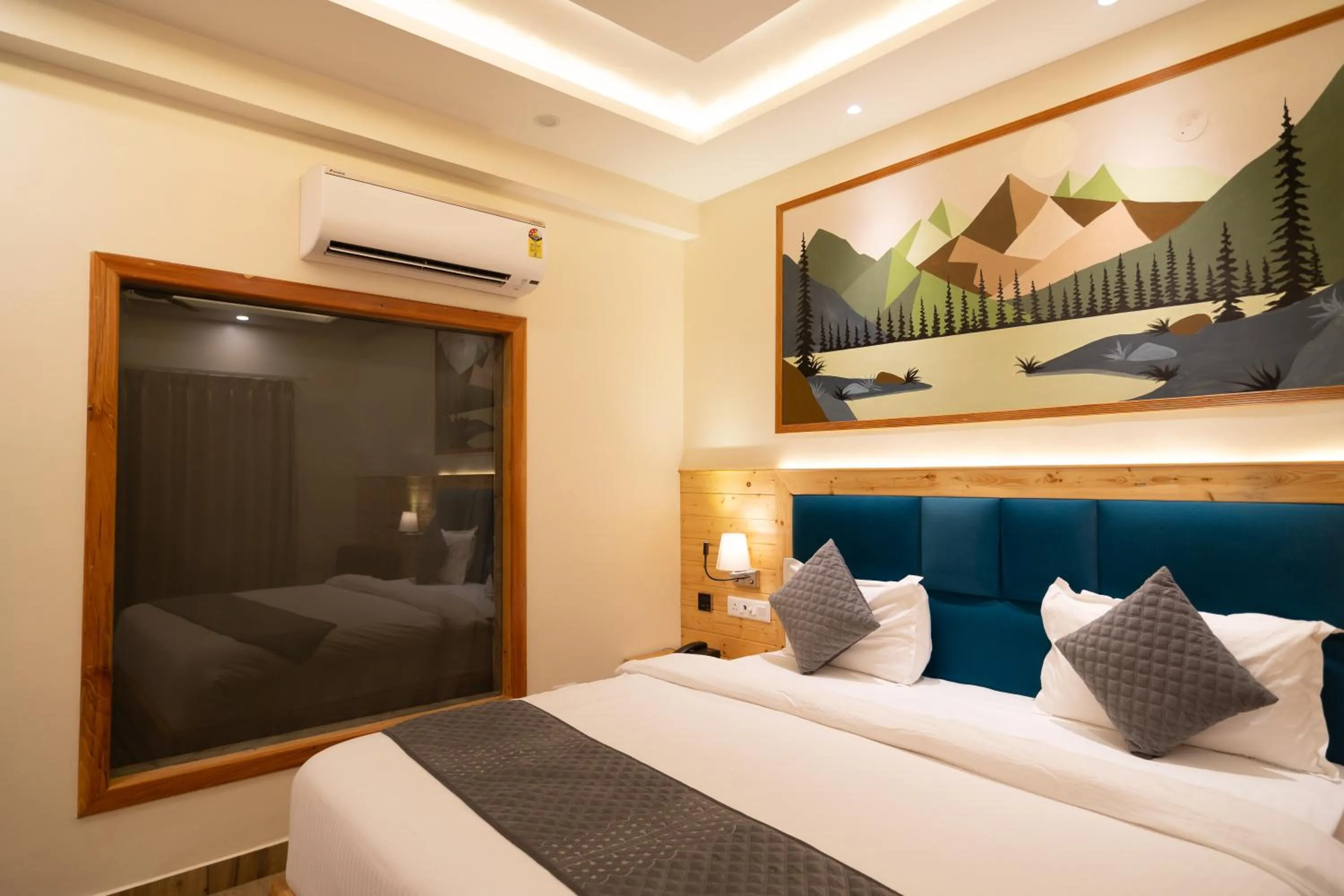 Bedroom, Bed in Heryk Hillview Hotel