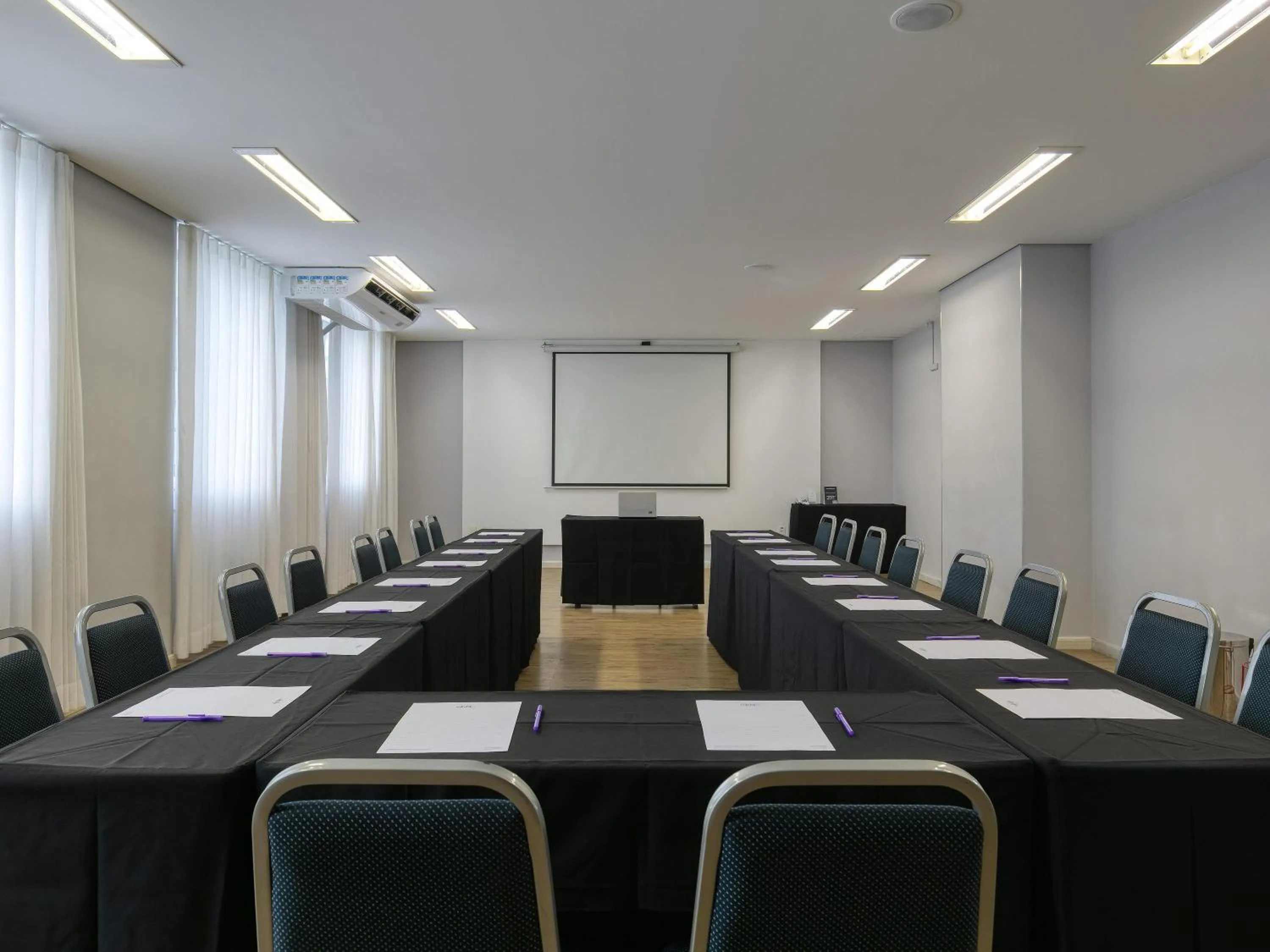 Meeting/conference room in Mercure Belo Horizonte Savassi
