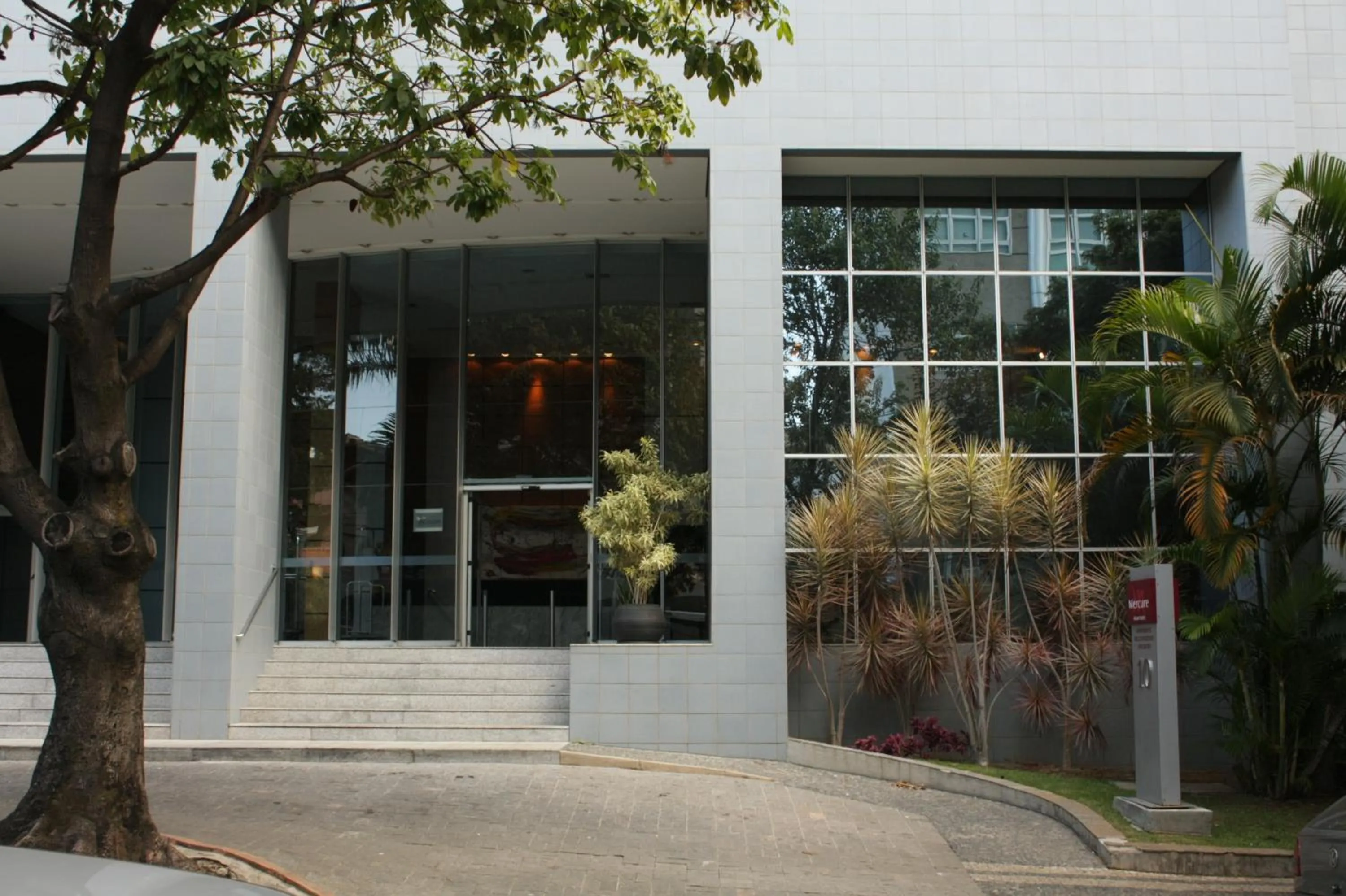 Facade/entrance in Mercure Belo Horizonte Savassi