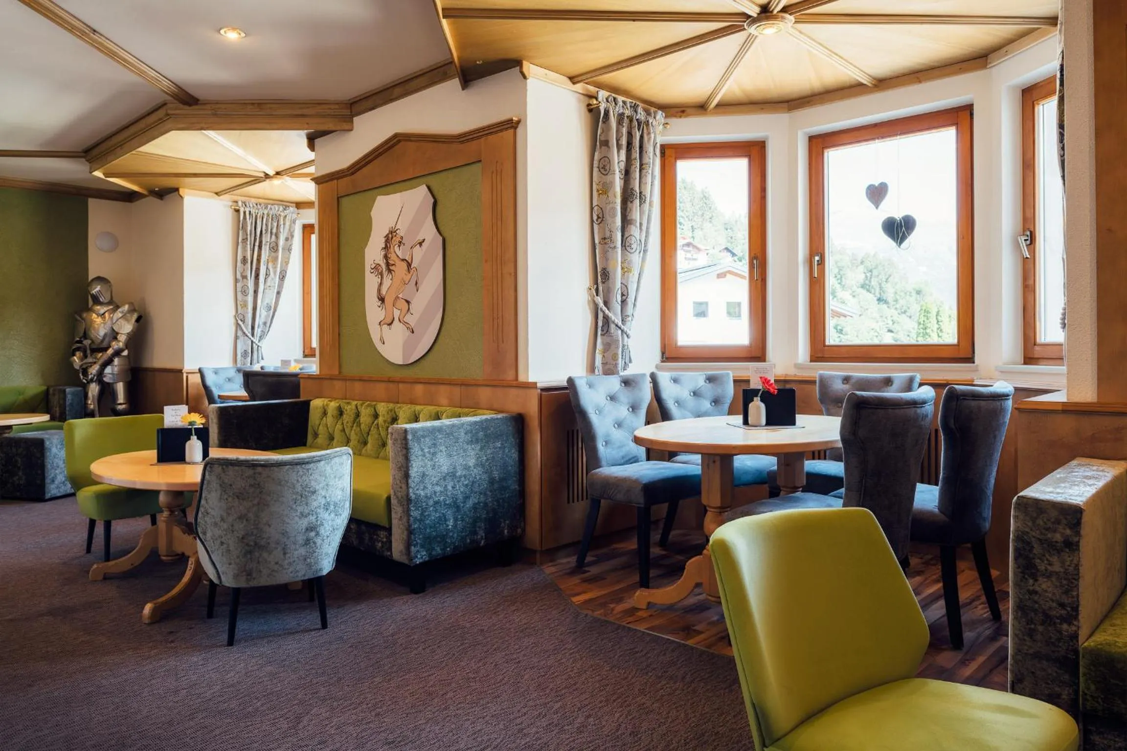 Lounge or bar in Kinderhotel Laderhof