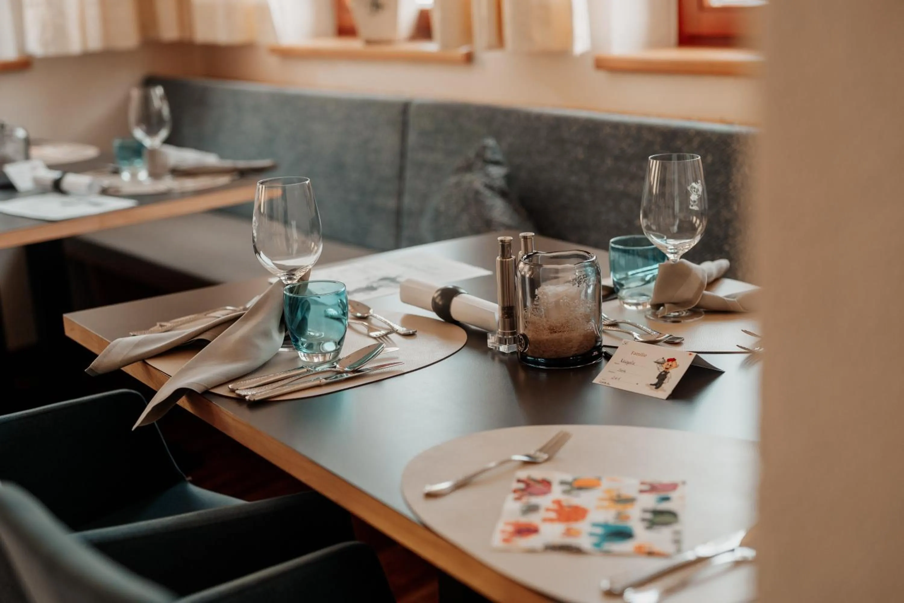 Restaurant/places to eat in Kinderhotel Laderhof