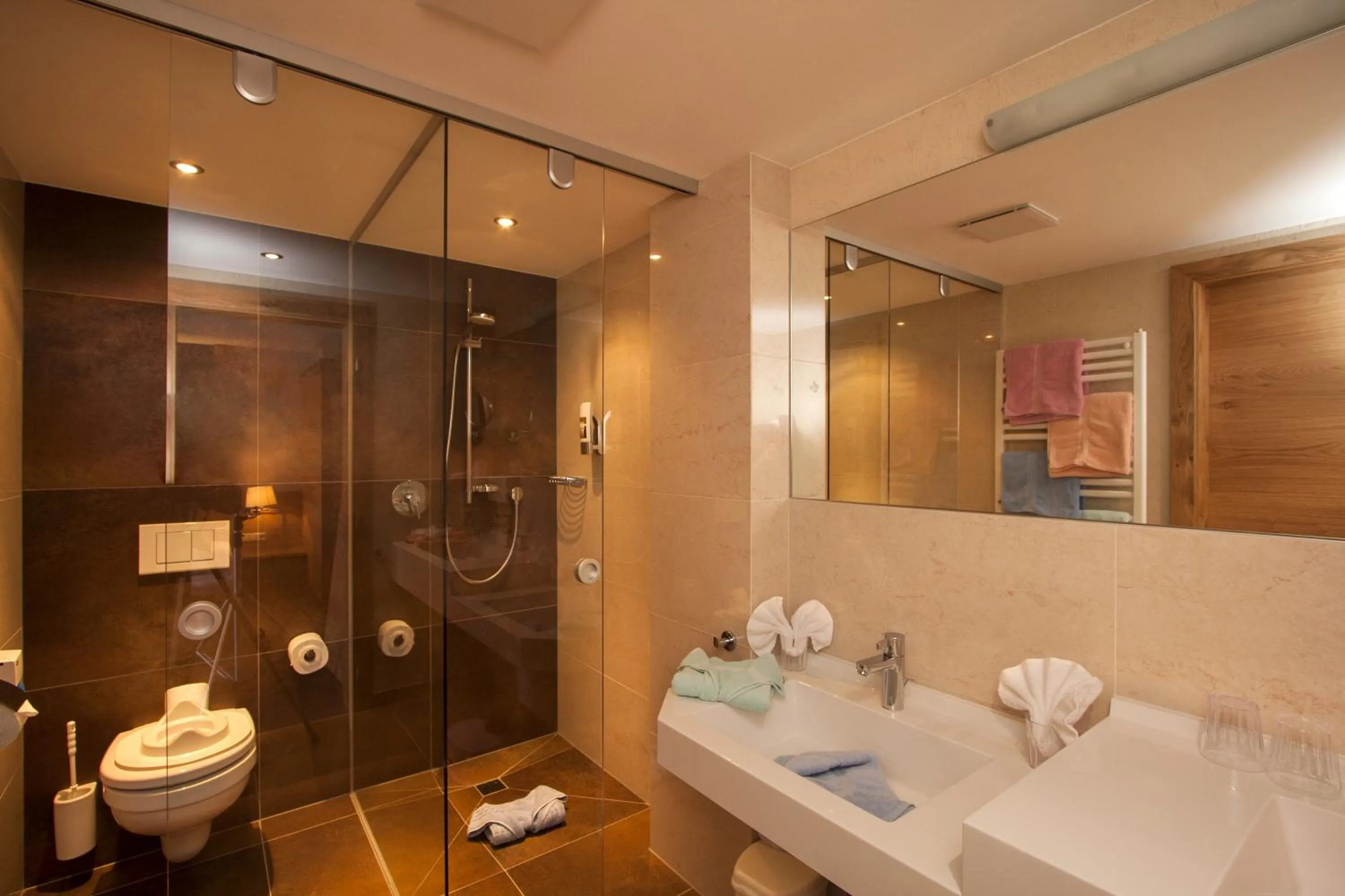 Bathroom in Kinderhotel Laderhof