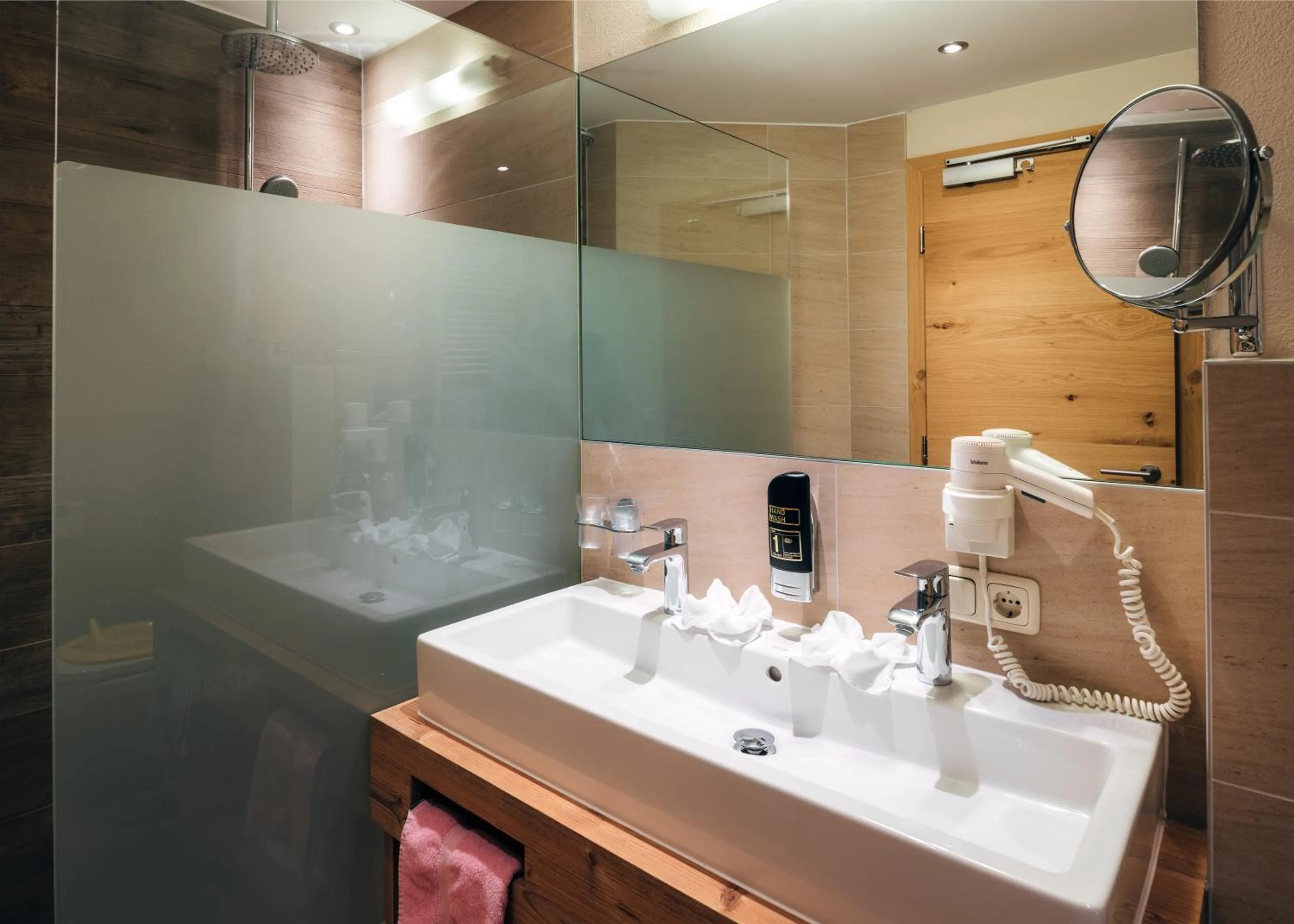 Bathroom in Kinderhotel Laderhof