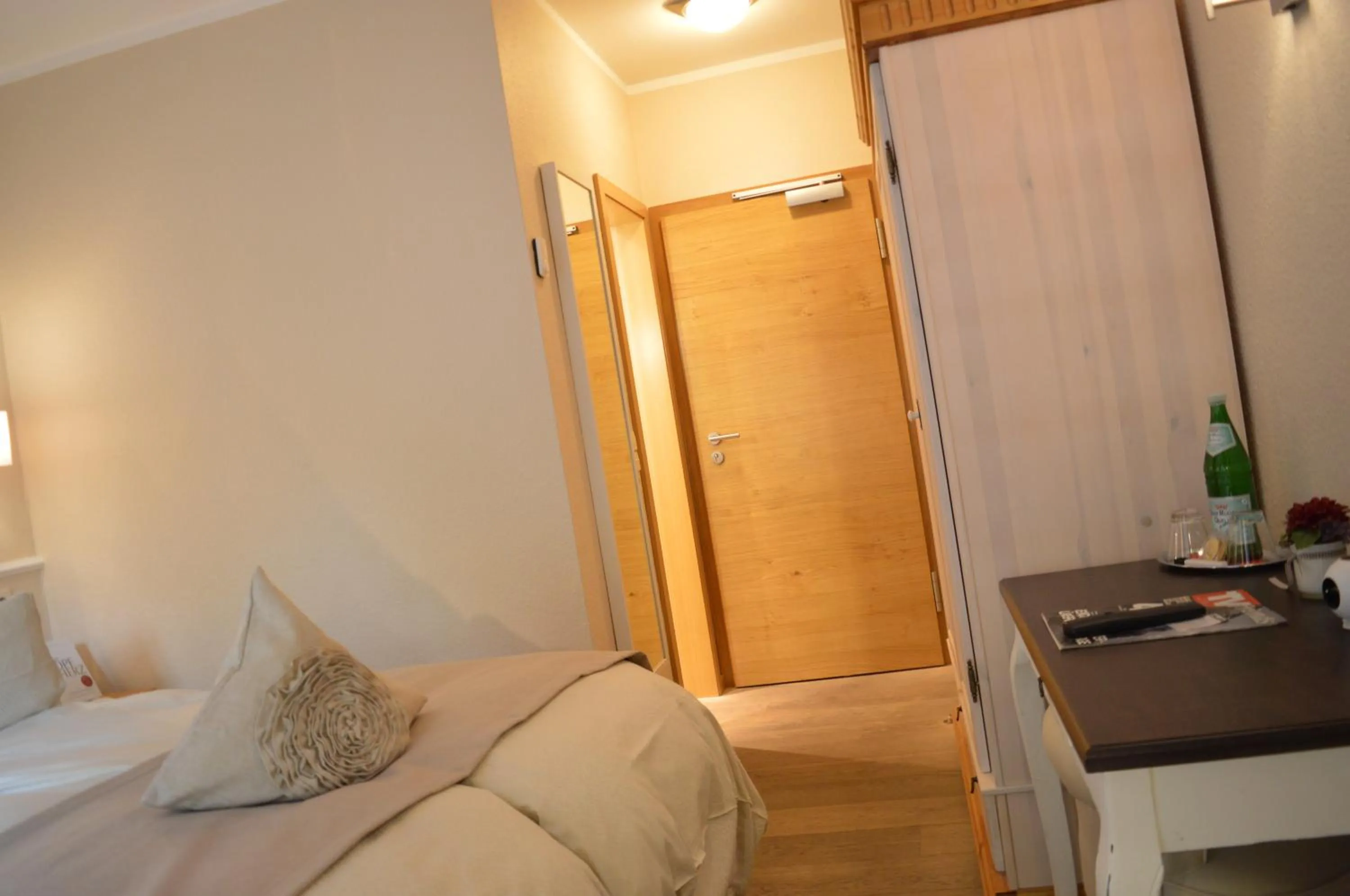 Photo of the whole room, Bed in Landhaus Zum Heidewanderer mit THERMEplus