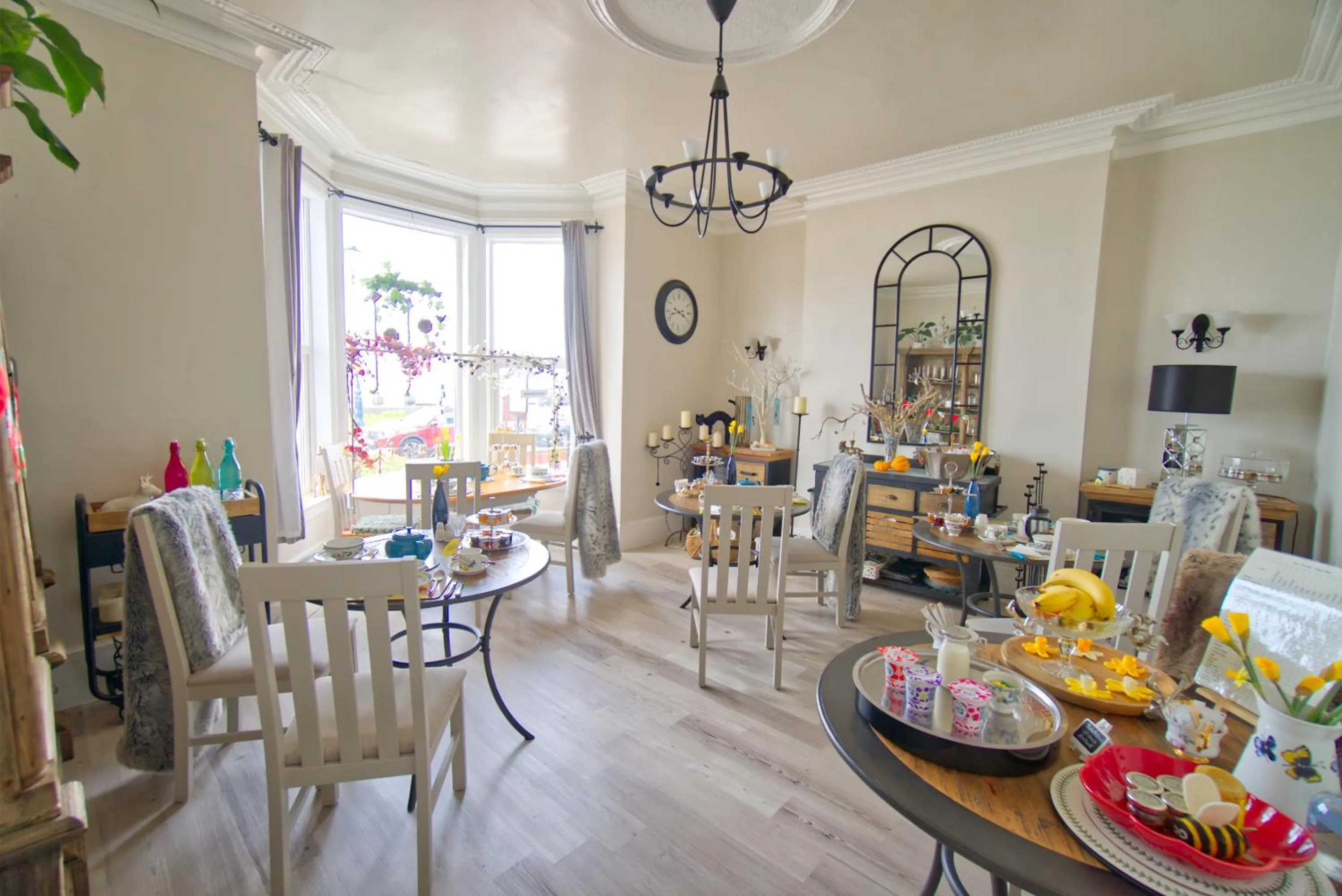 Dining area in Glan Y Mor Hotel (Adult Only)
