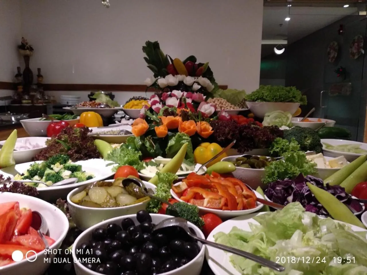 Food and drinks in Chandys Windy Woods Munnar