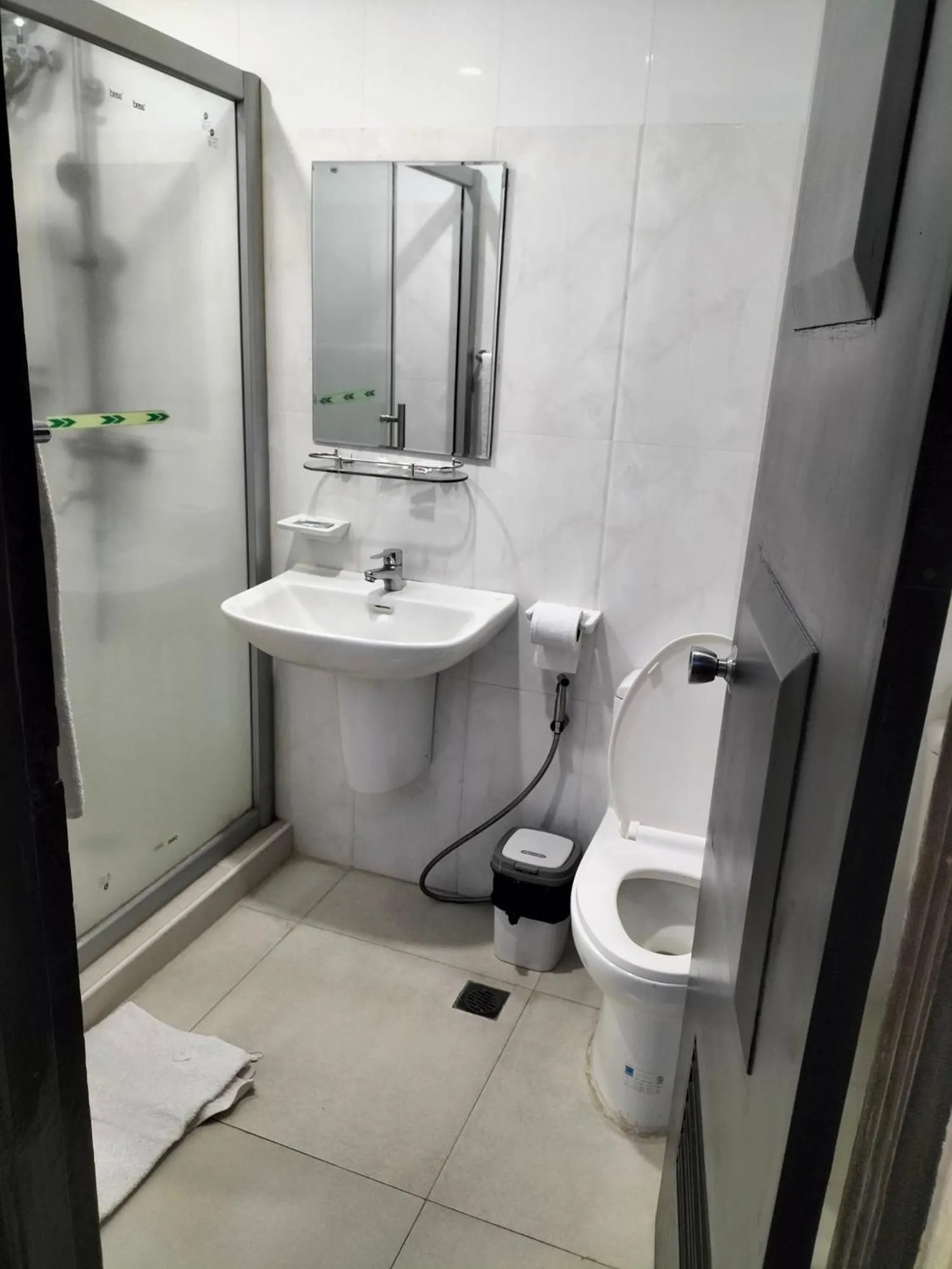 Toilet in PJ INN HOTEL