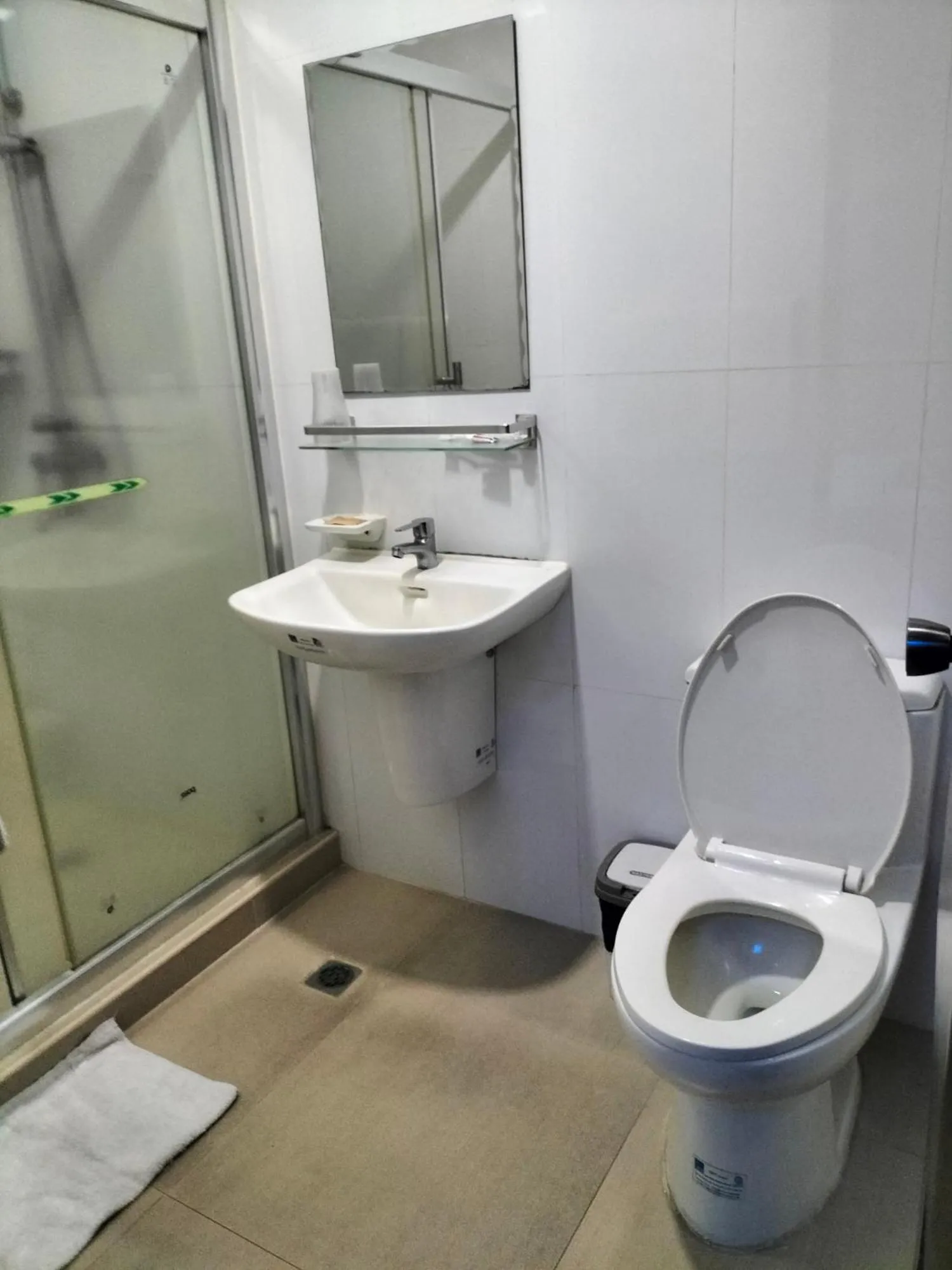 Toilet in PJ INN HOTEL