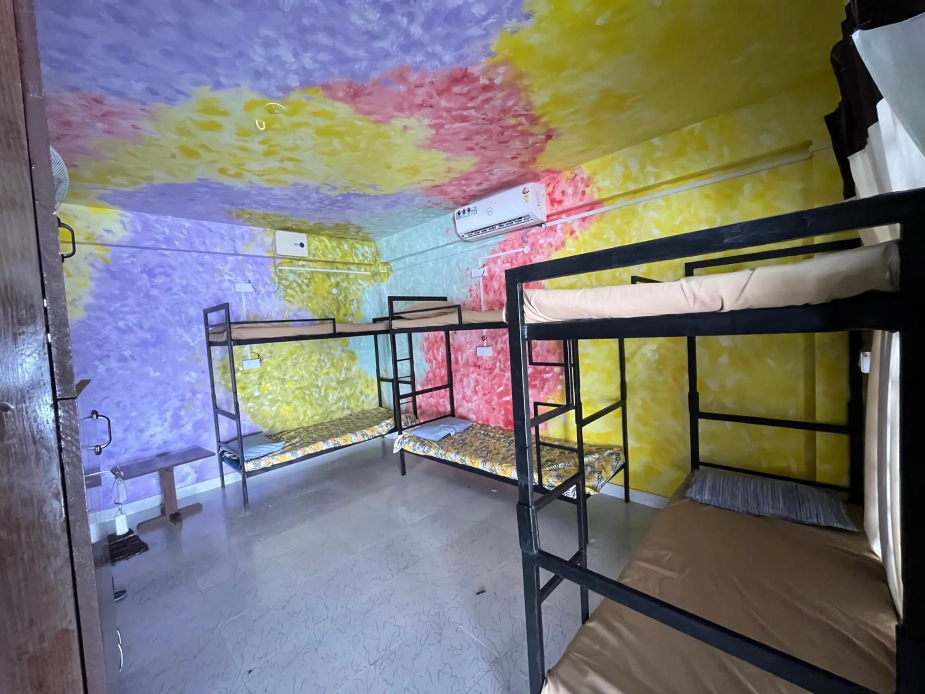 bunk bed, Bed in Santa Maria Hostel Kovalam