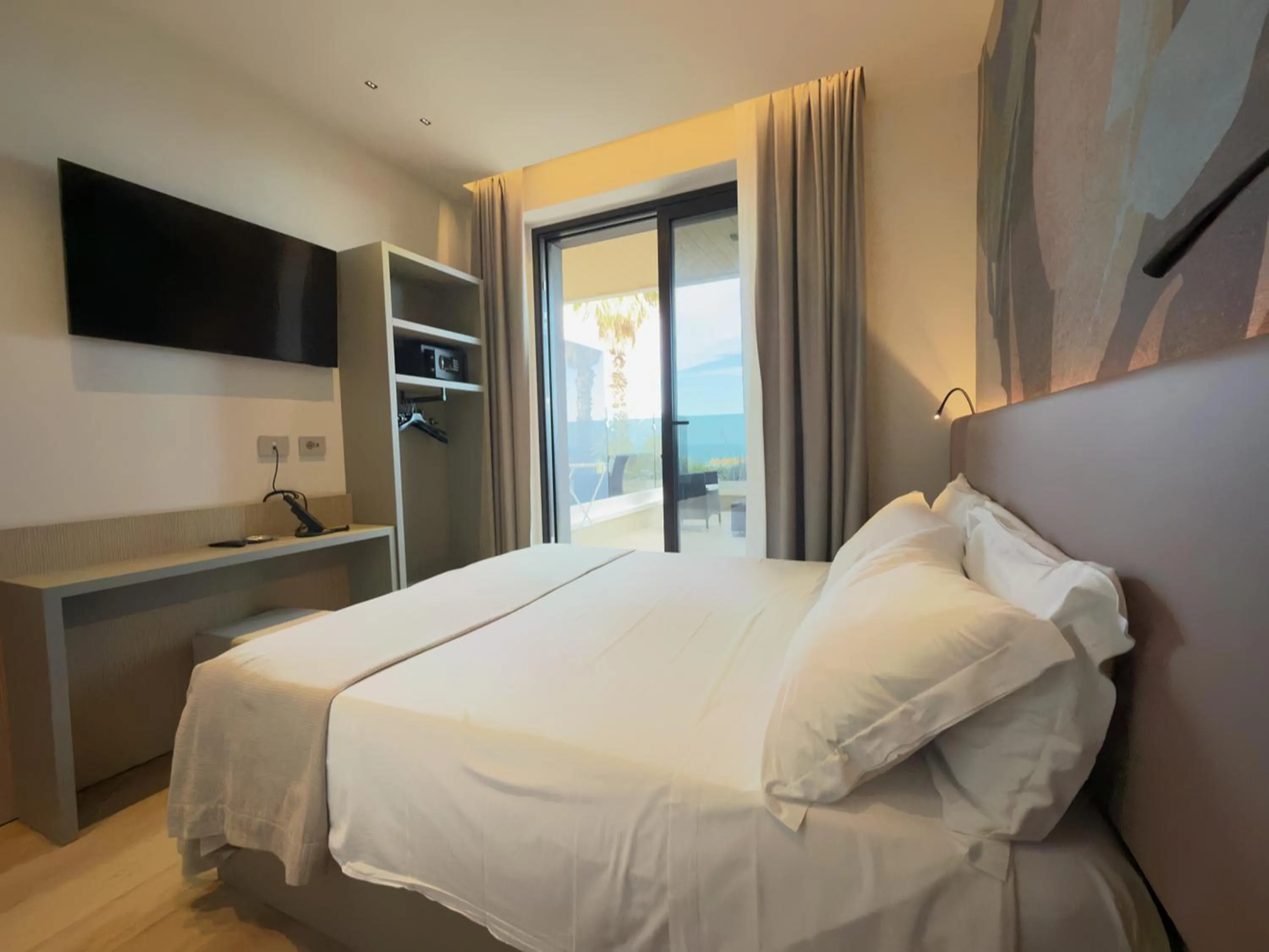 Bed in Hotel Continental