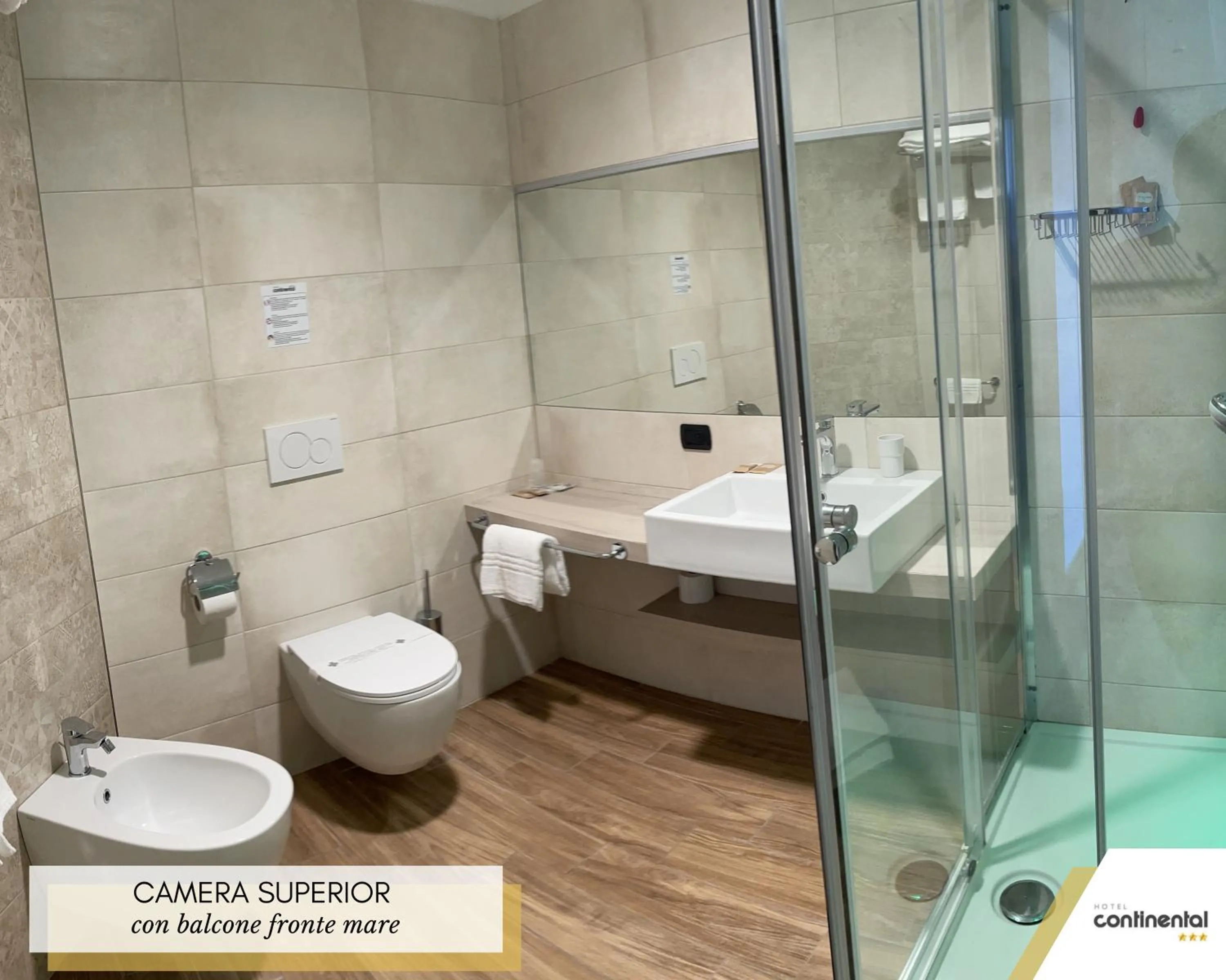 Shower in Hotel Continental