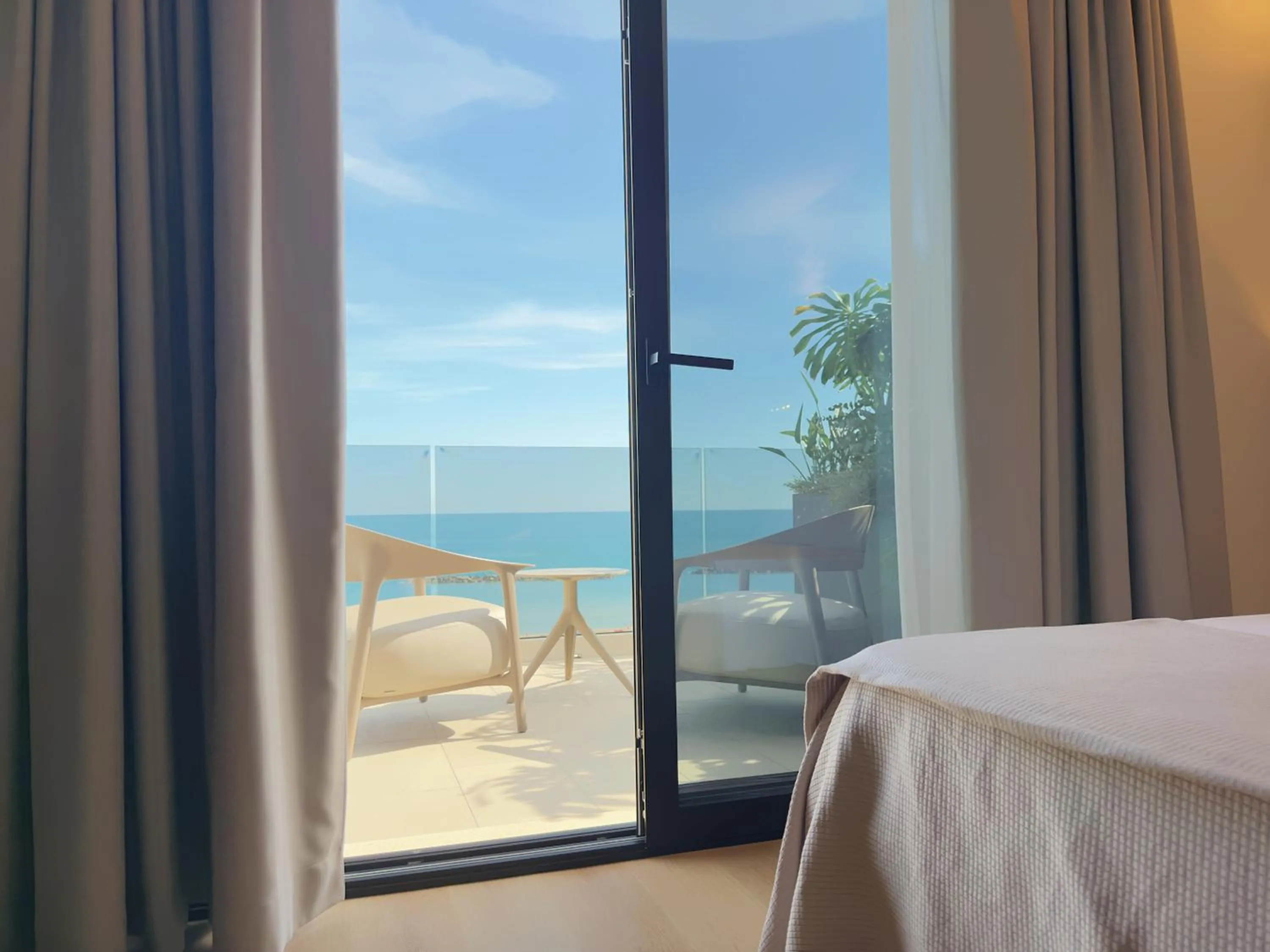 Bed in Hotel Continental