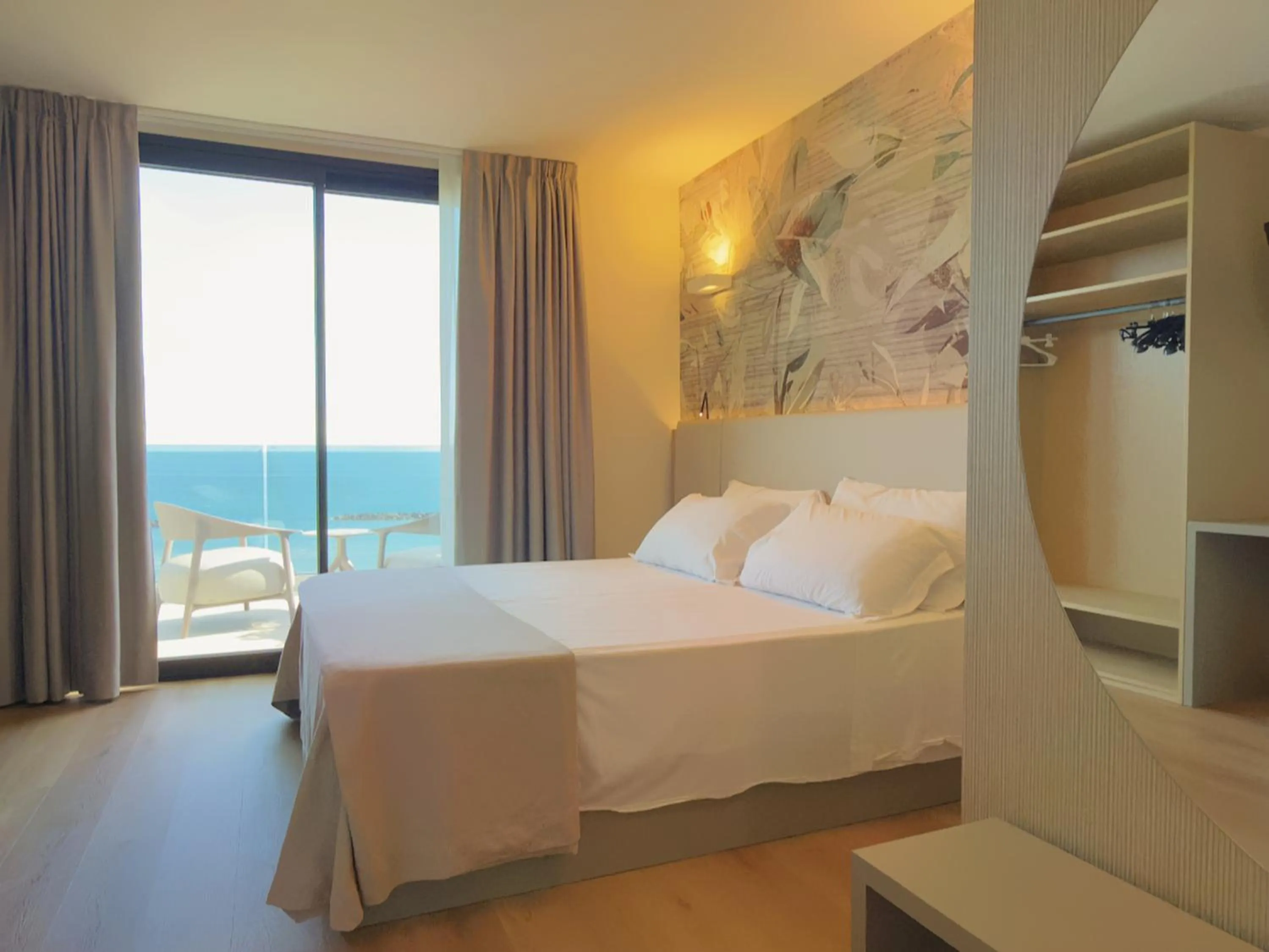 Bed in Hotel Continental