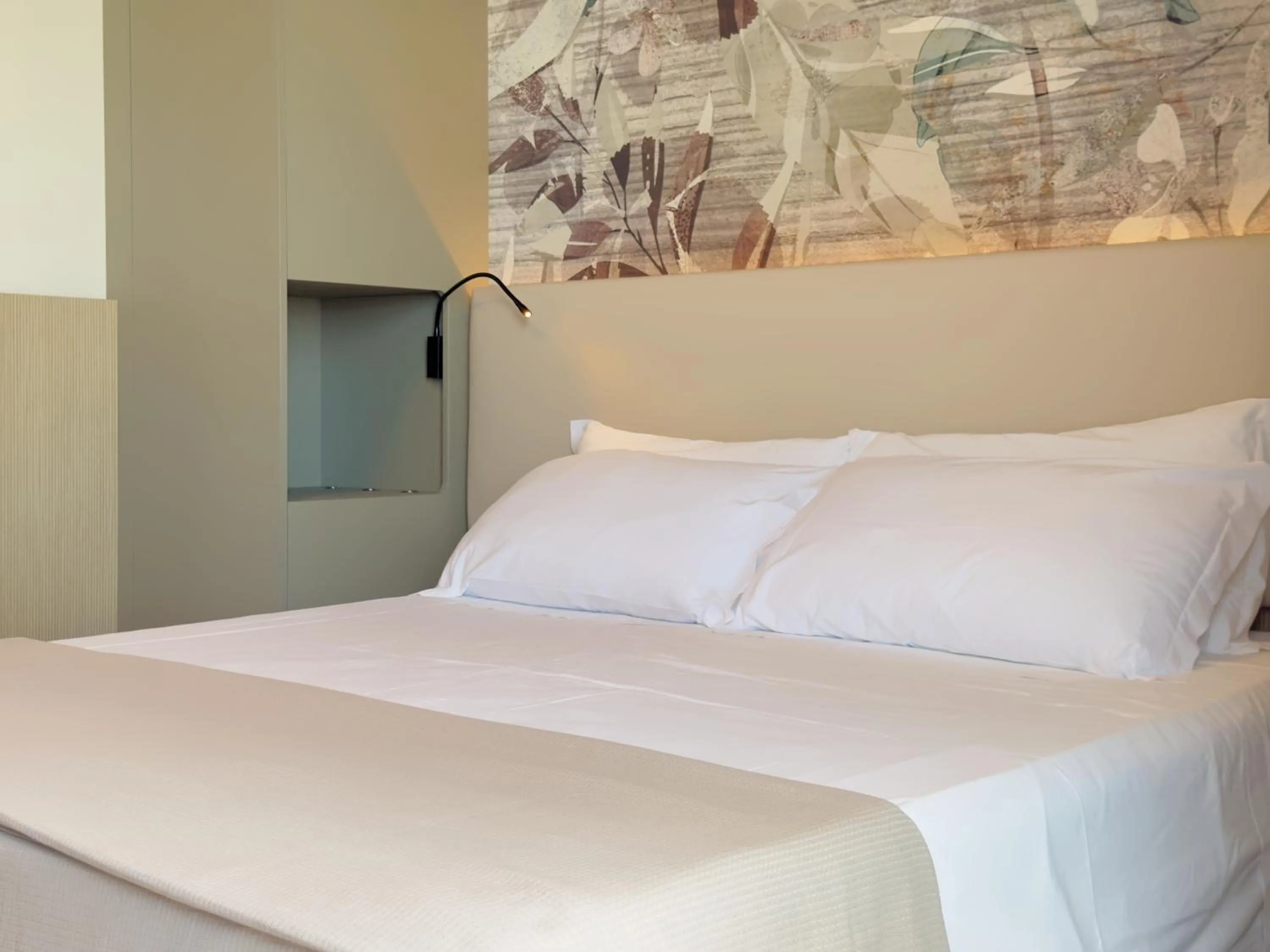 Bed in Hotel Continental