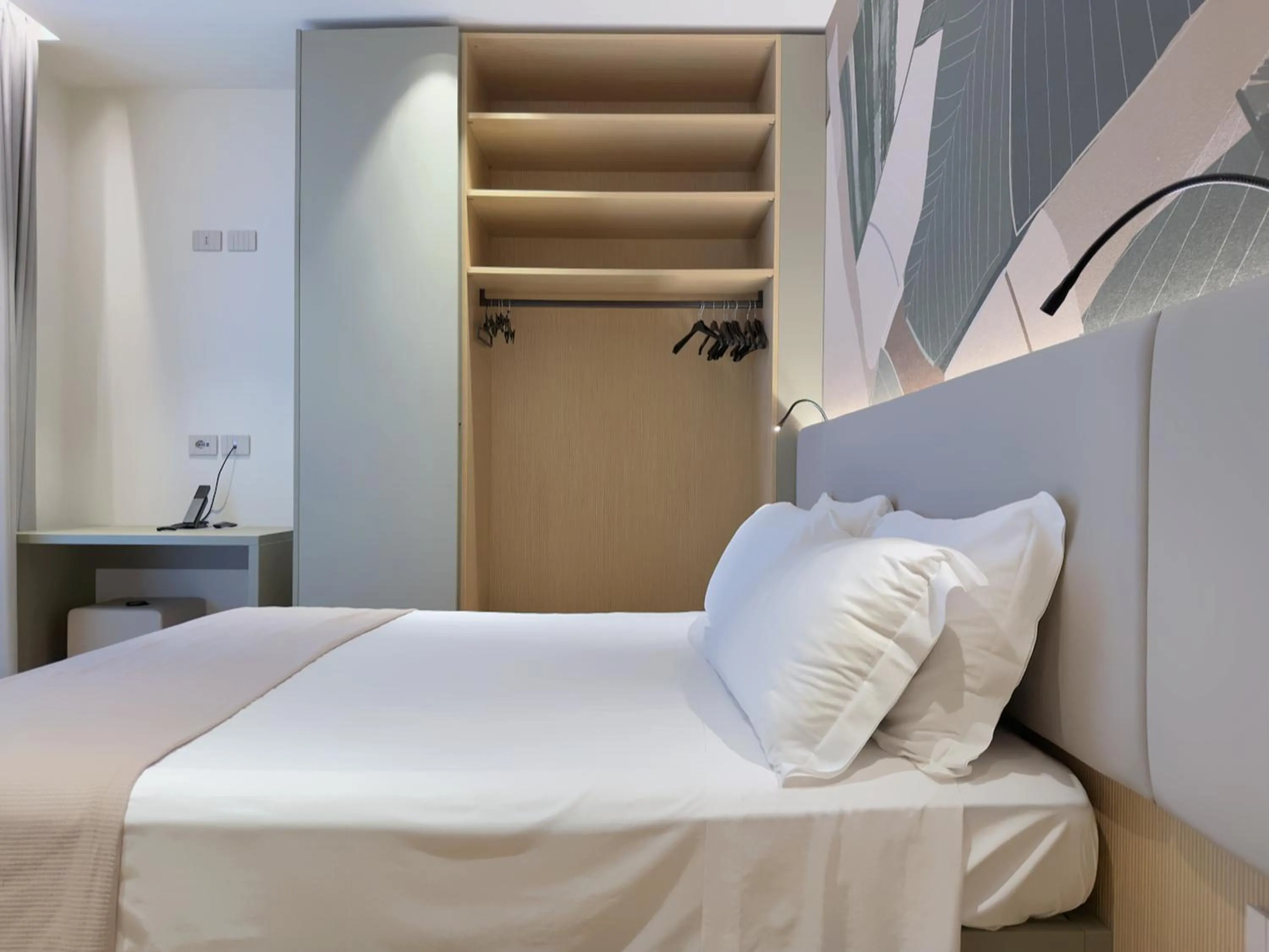 Bed in Hotel Continental