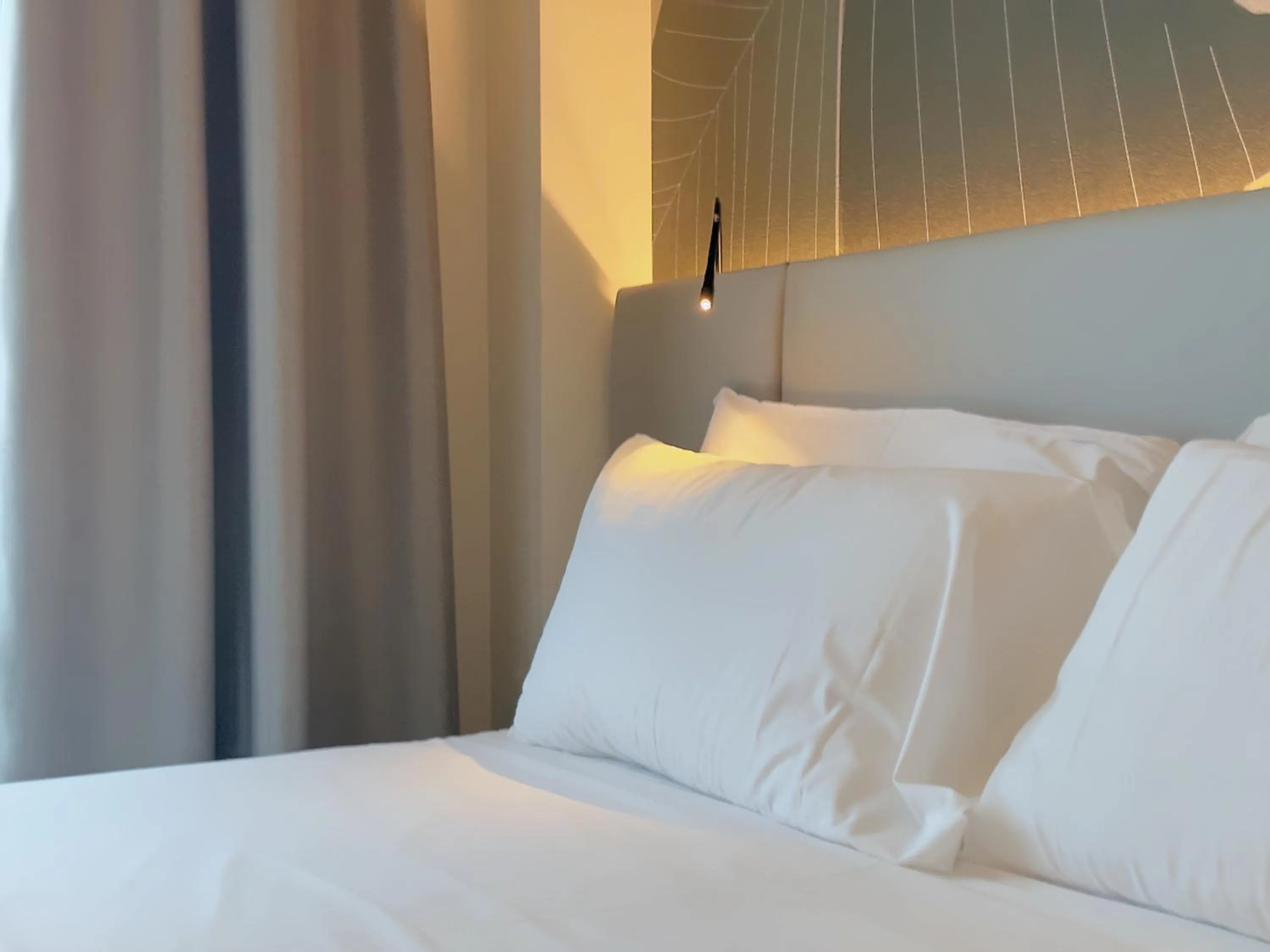 Bed in Hotel Continental