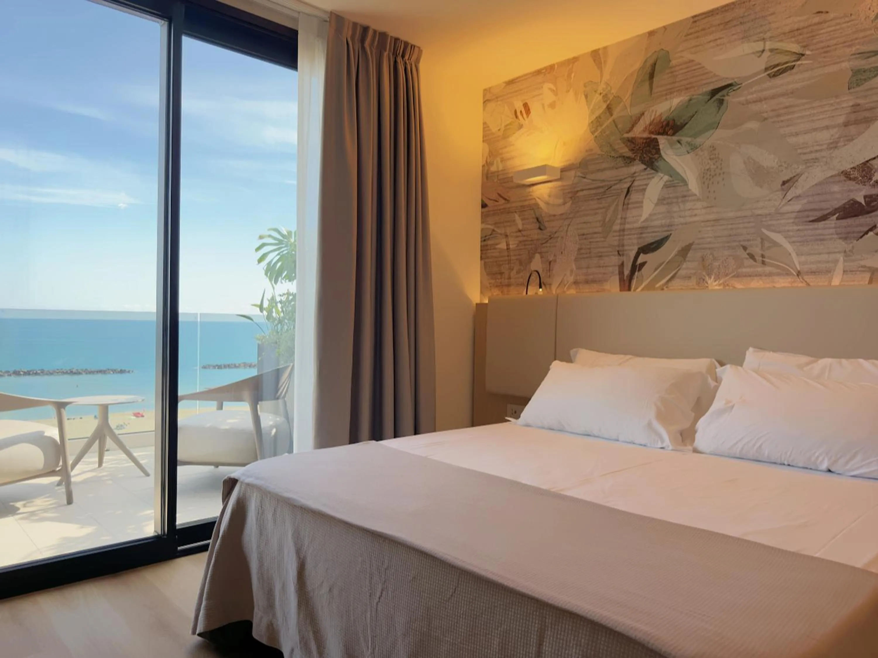 Bed in Hotel Continental