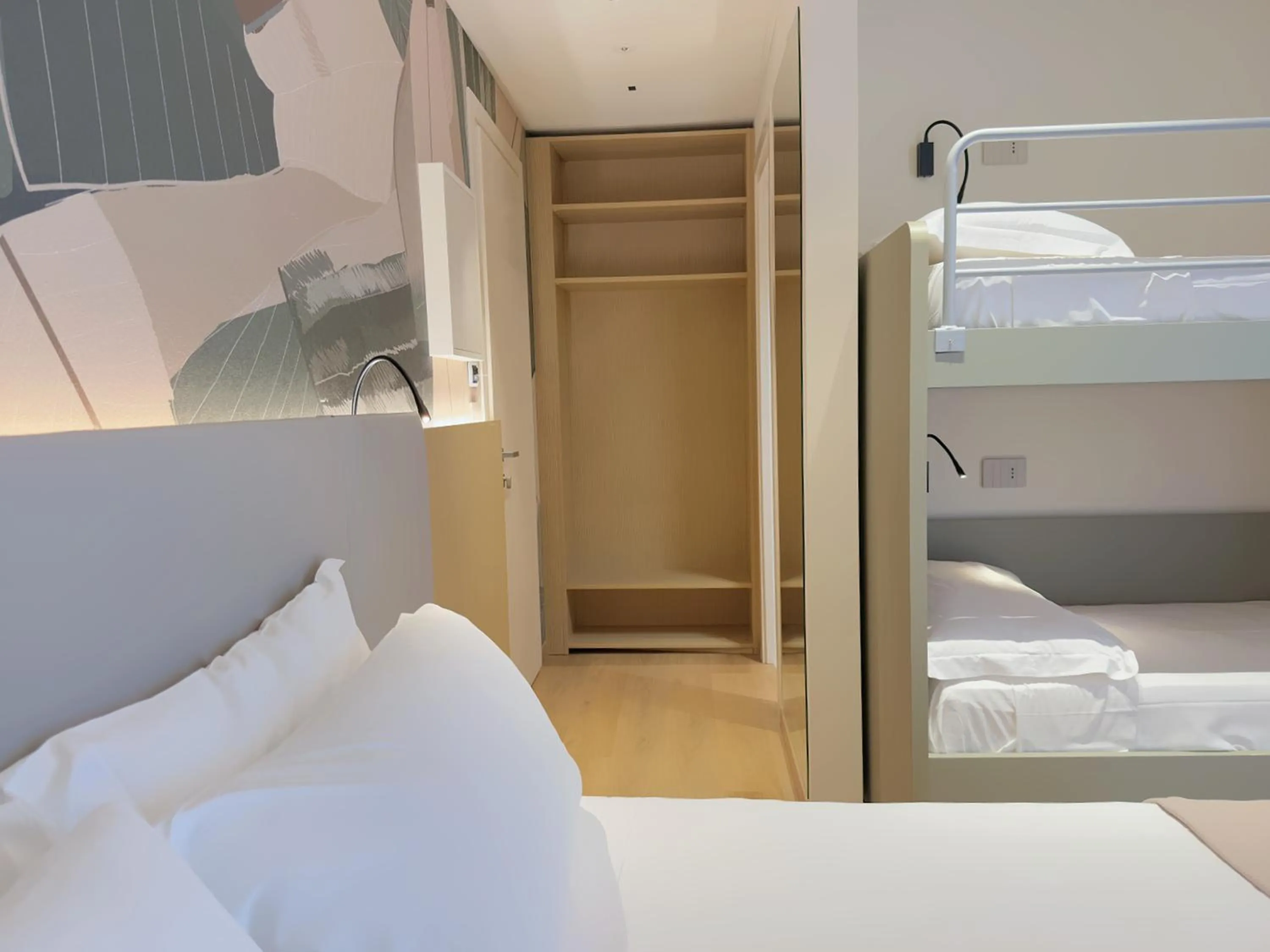 Bed in Hotel Continental