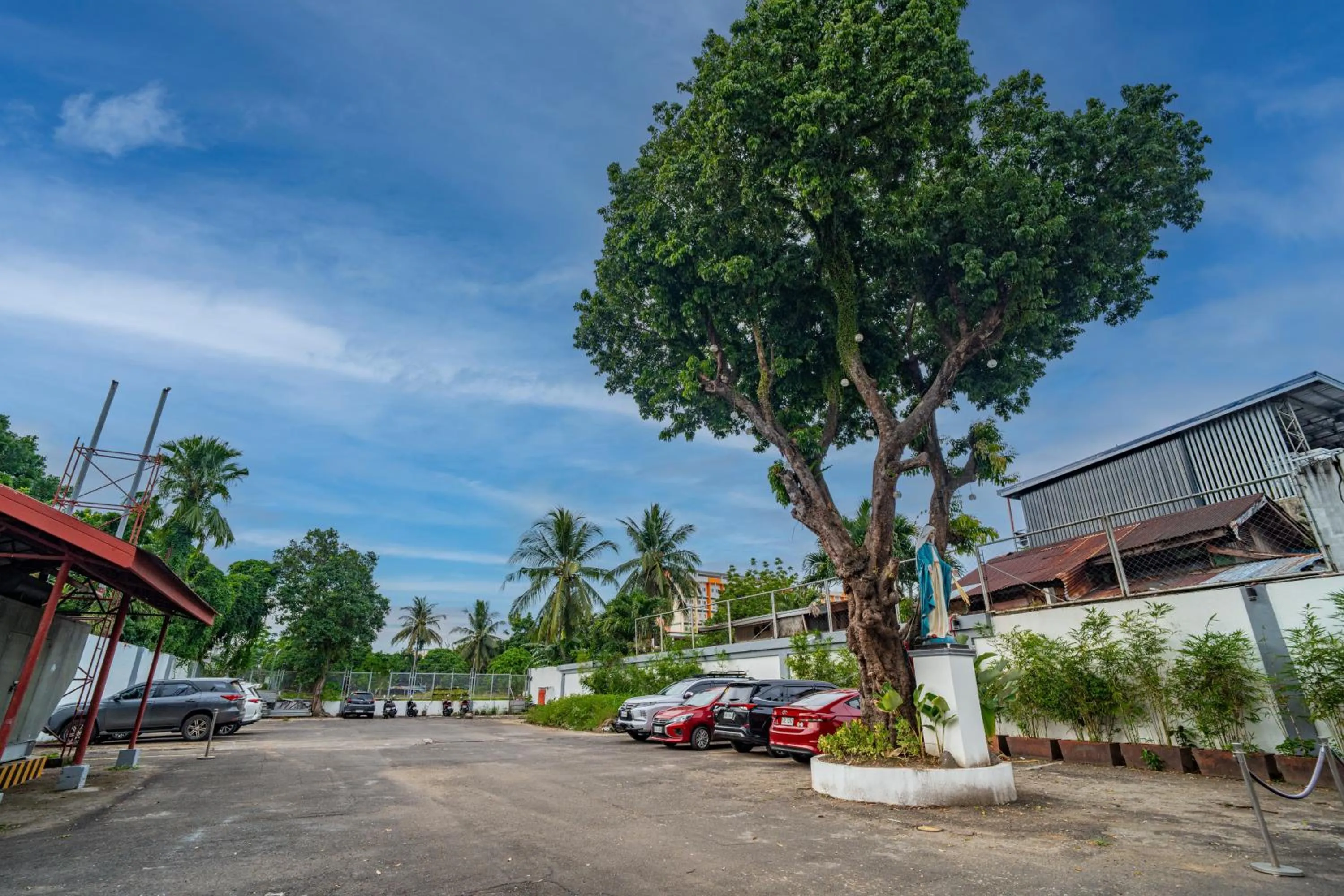 Parking in The Isabelle Hotel