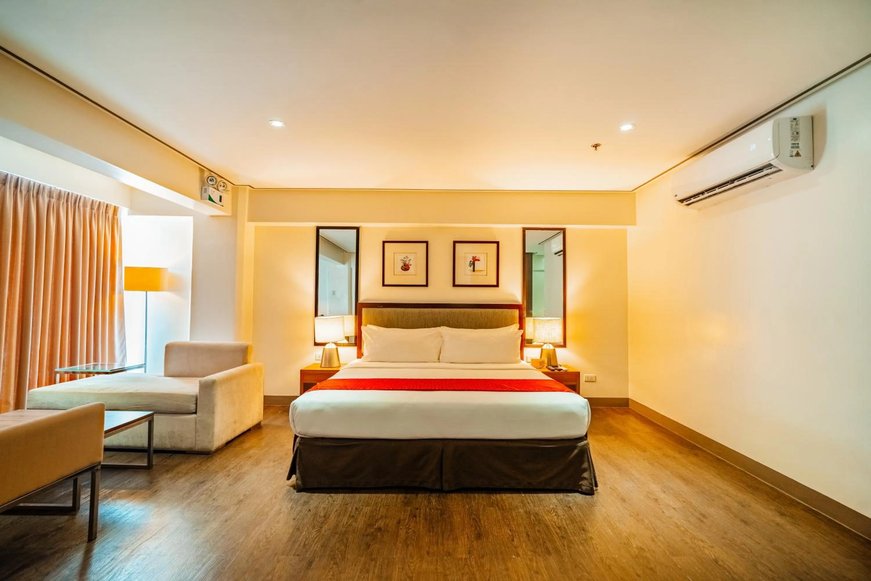 Bedroom, Bed in The Isabelle Hotel