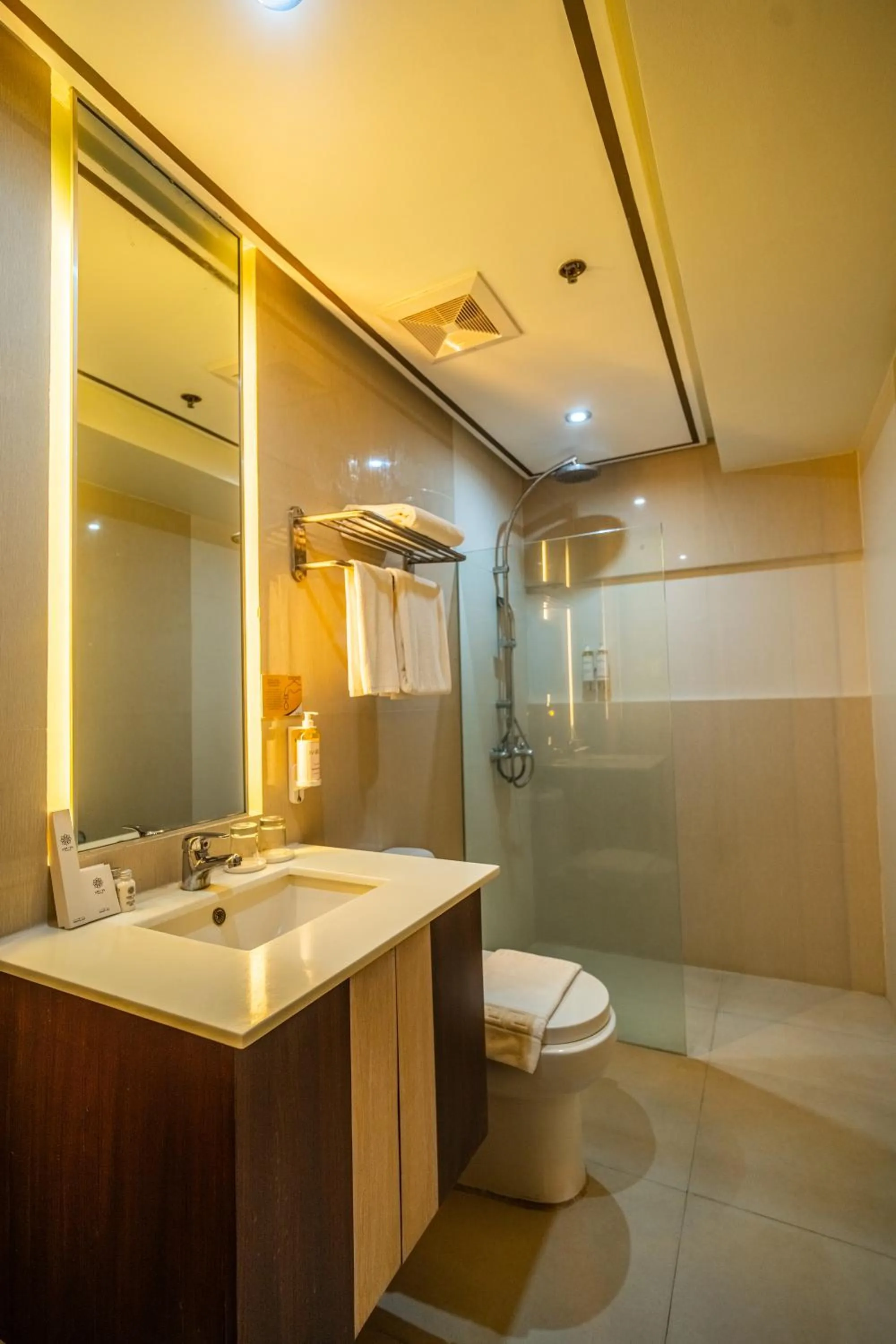 Bathroom in The Isabelle Hotel