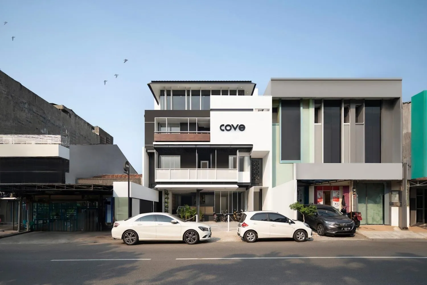 Property building in Cove Art Living