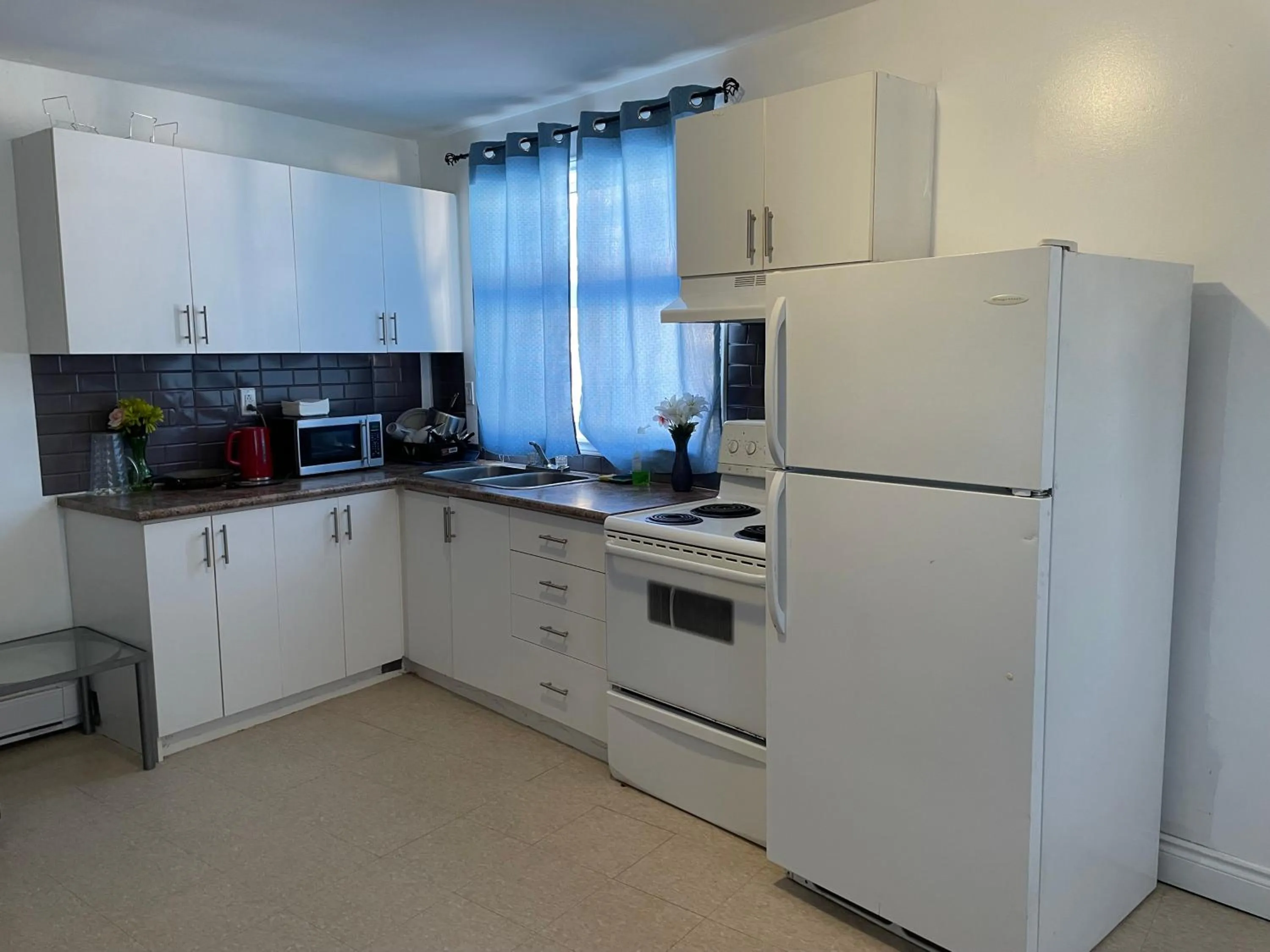 Kitchen or kitchenette in Muskoka Nights