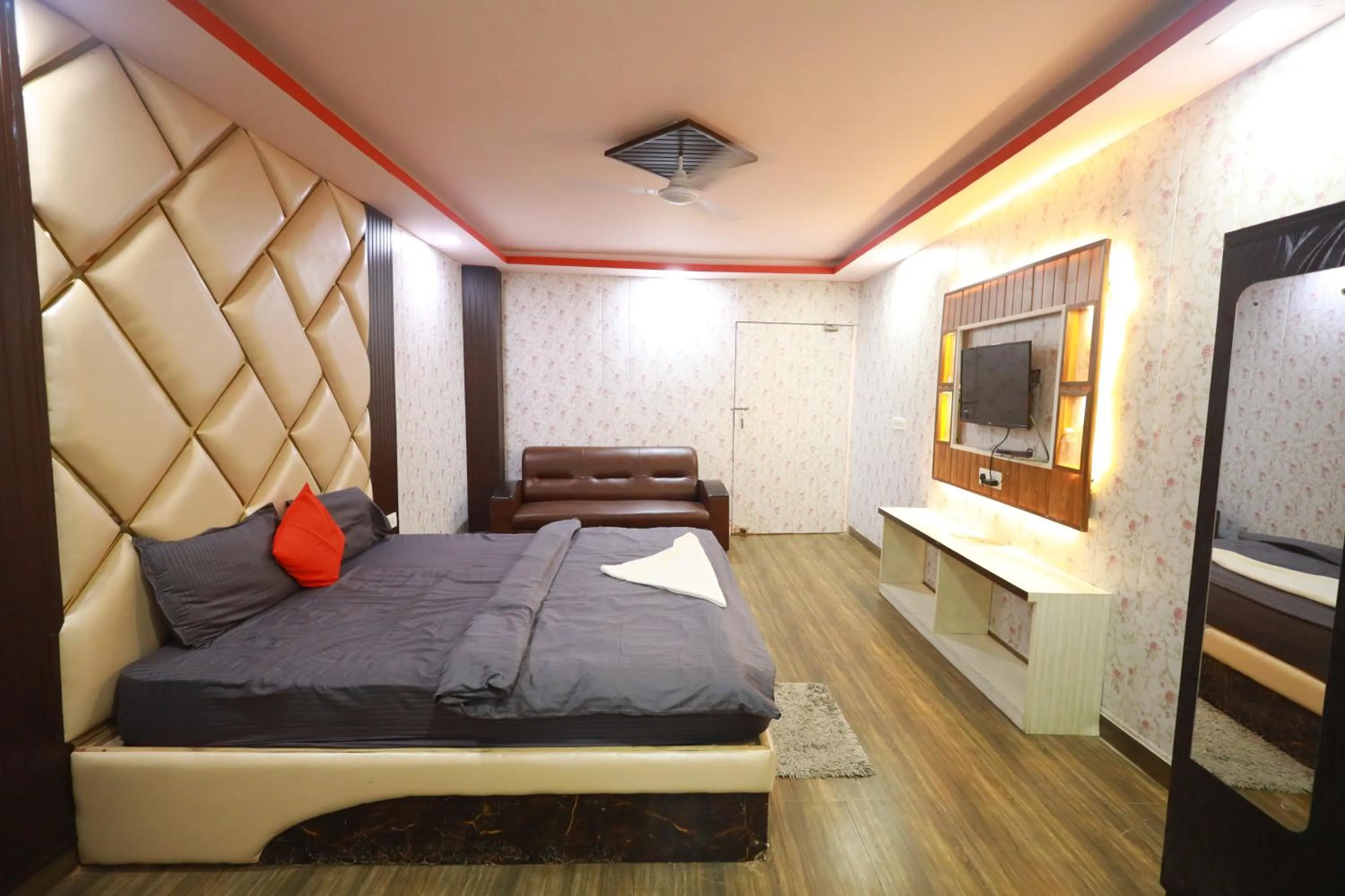 Photo of the whole room, Bed in Raj Resort