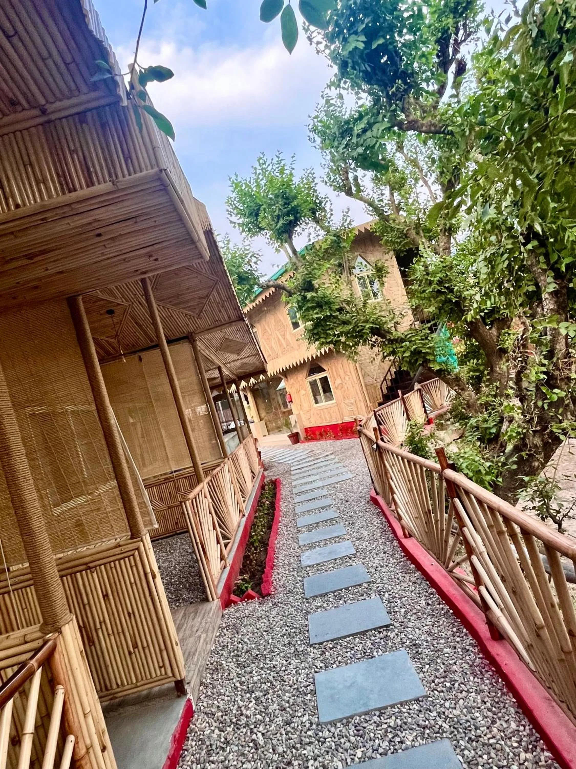 Bamboo Garden Cottages and Cafe