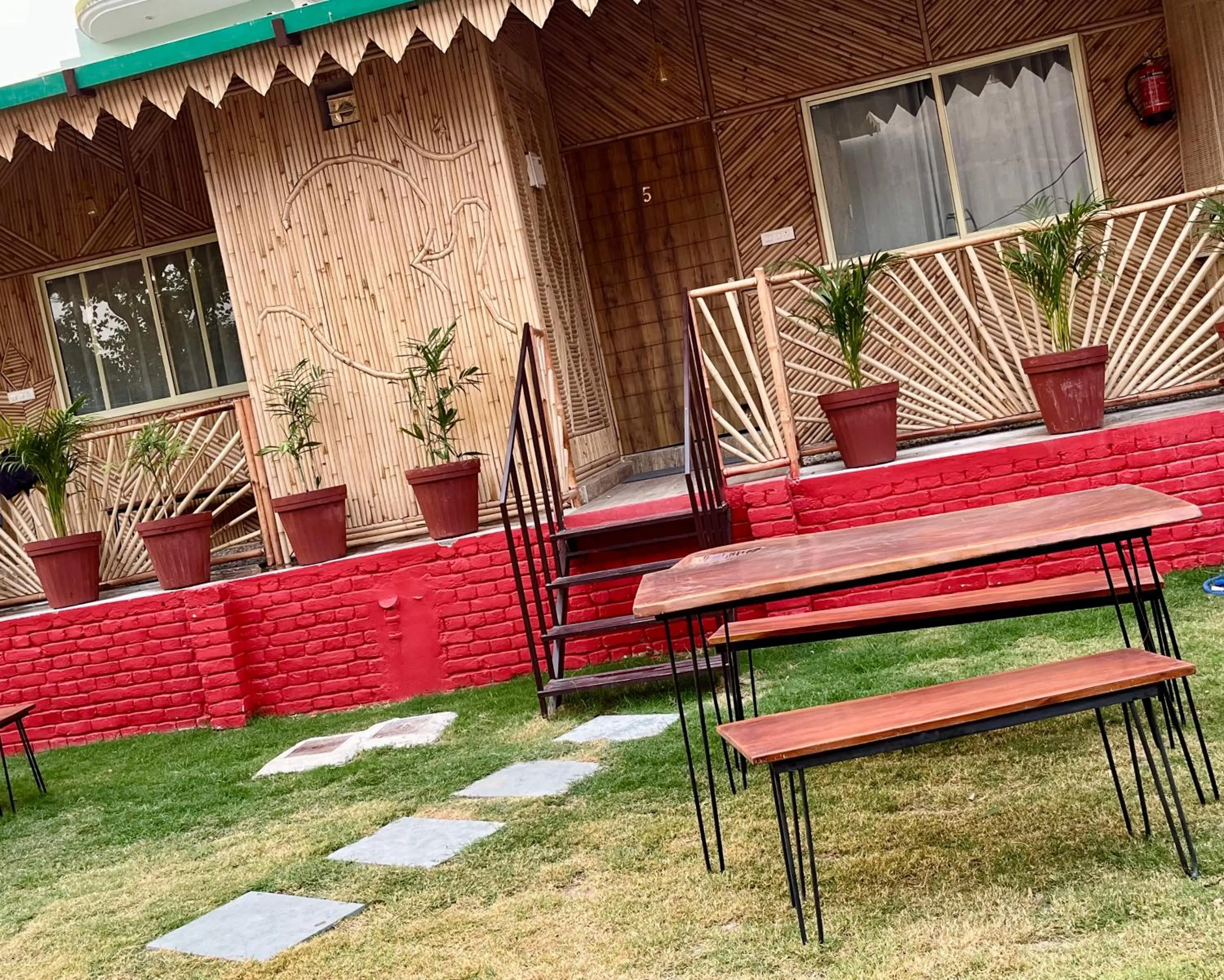 Bamboo Garden Cottages and Cafe