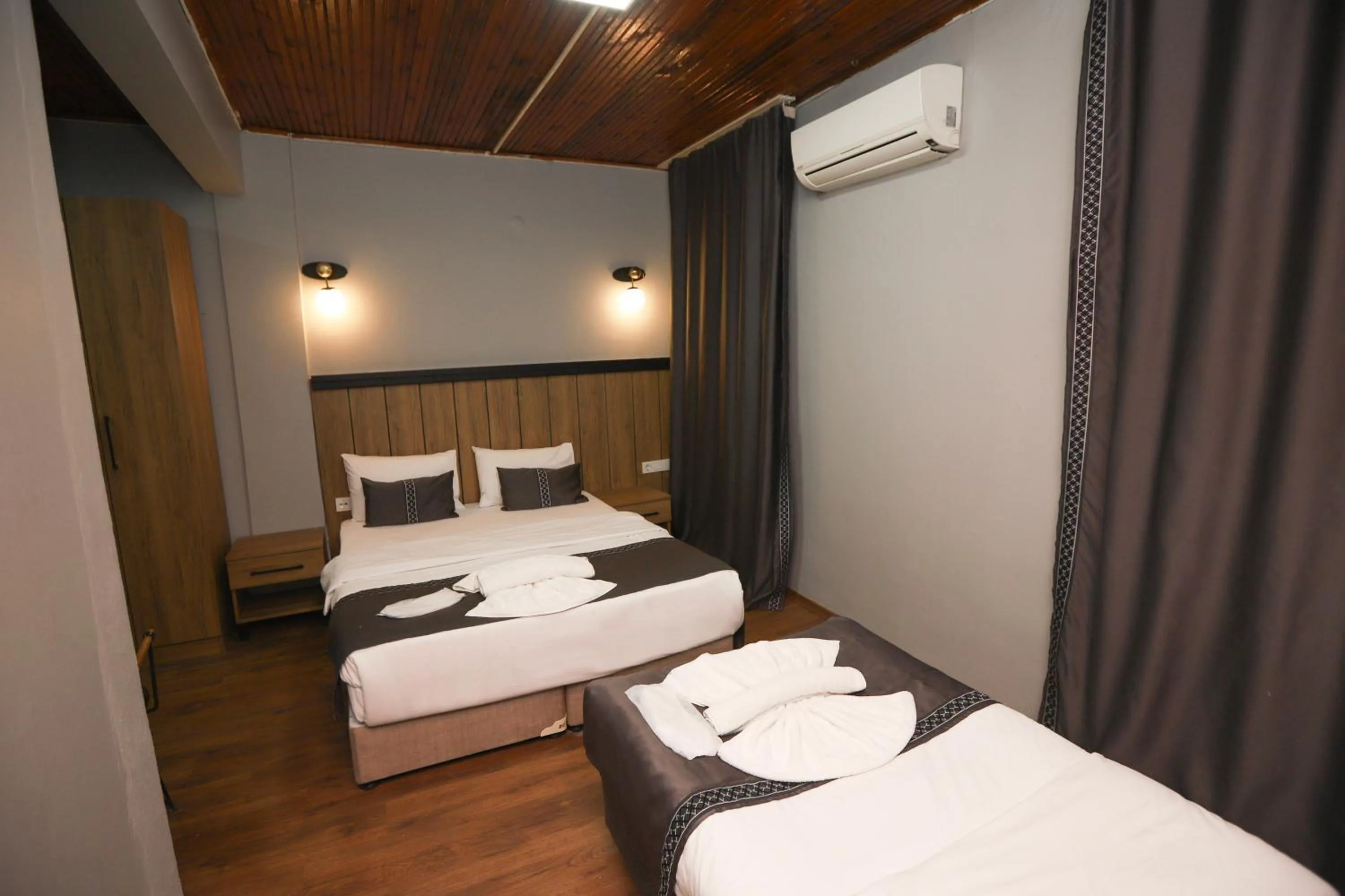 Bed in LA PERA SUİTES