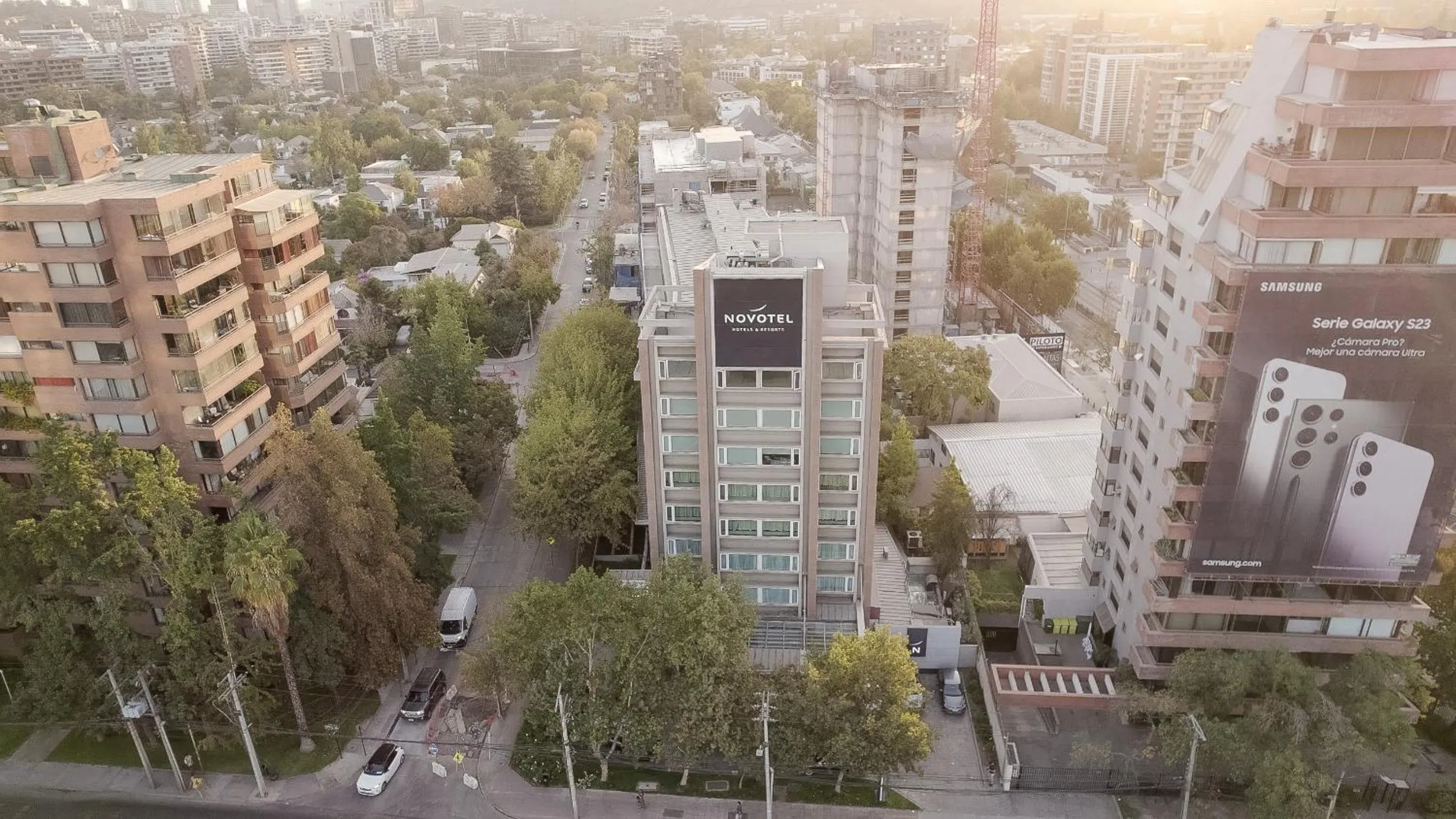 Facade/entrance in Novotel Santiago Vitacura