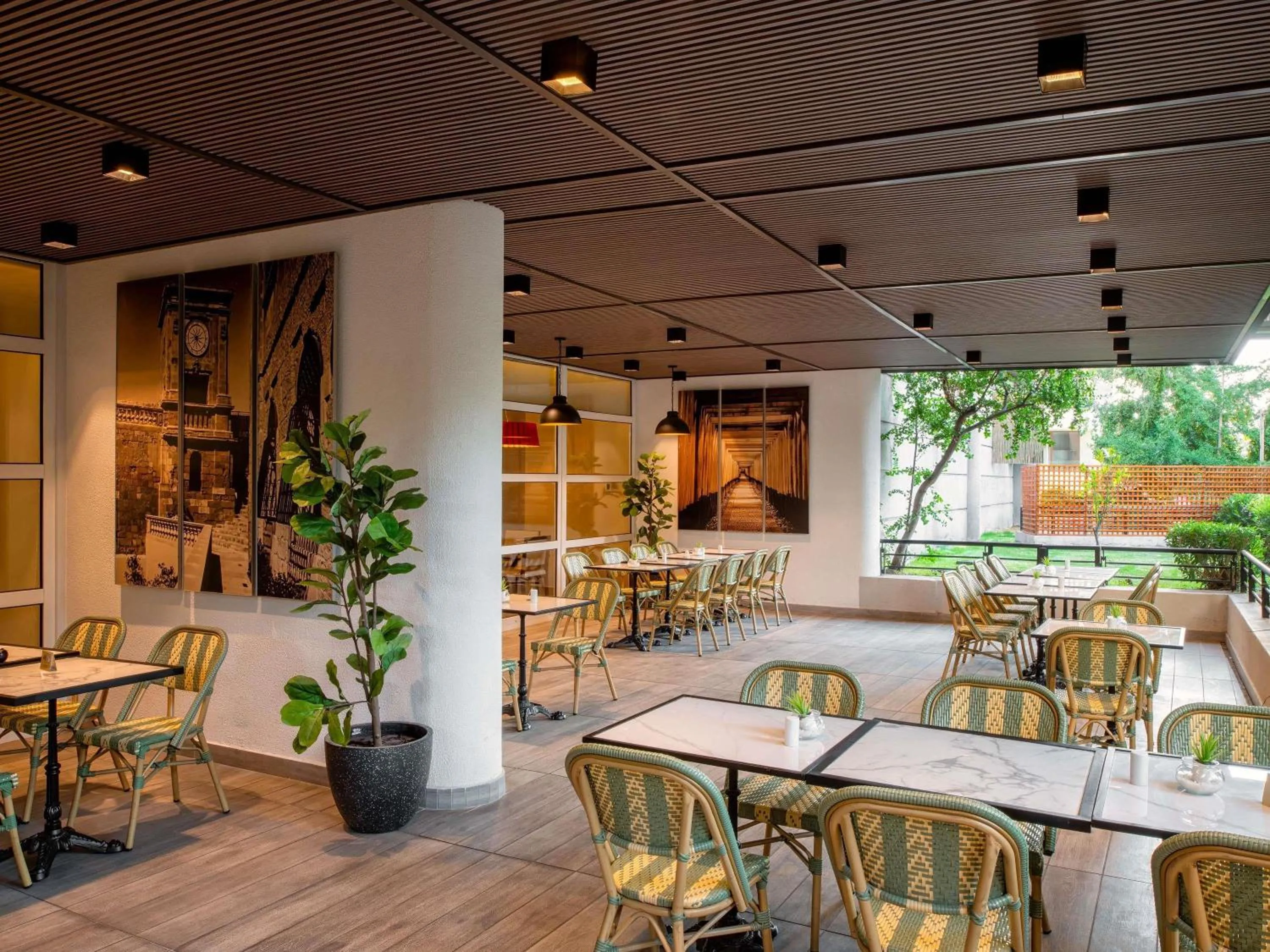 Restaurant/places to eat in Novotel Santiago Vitacura