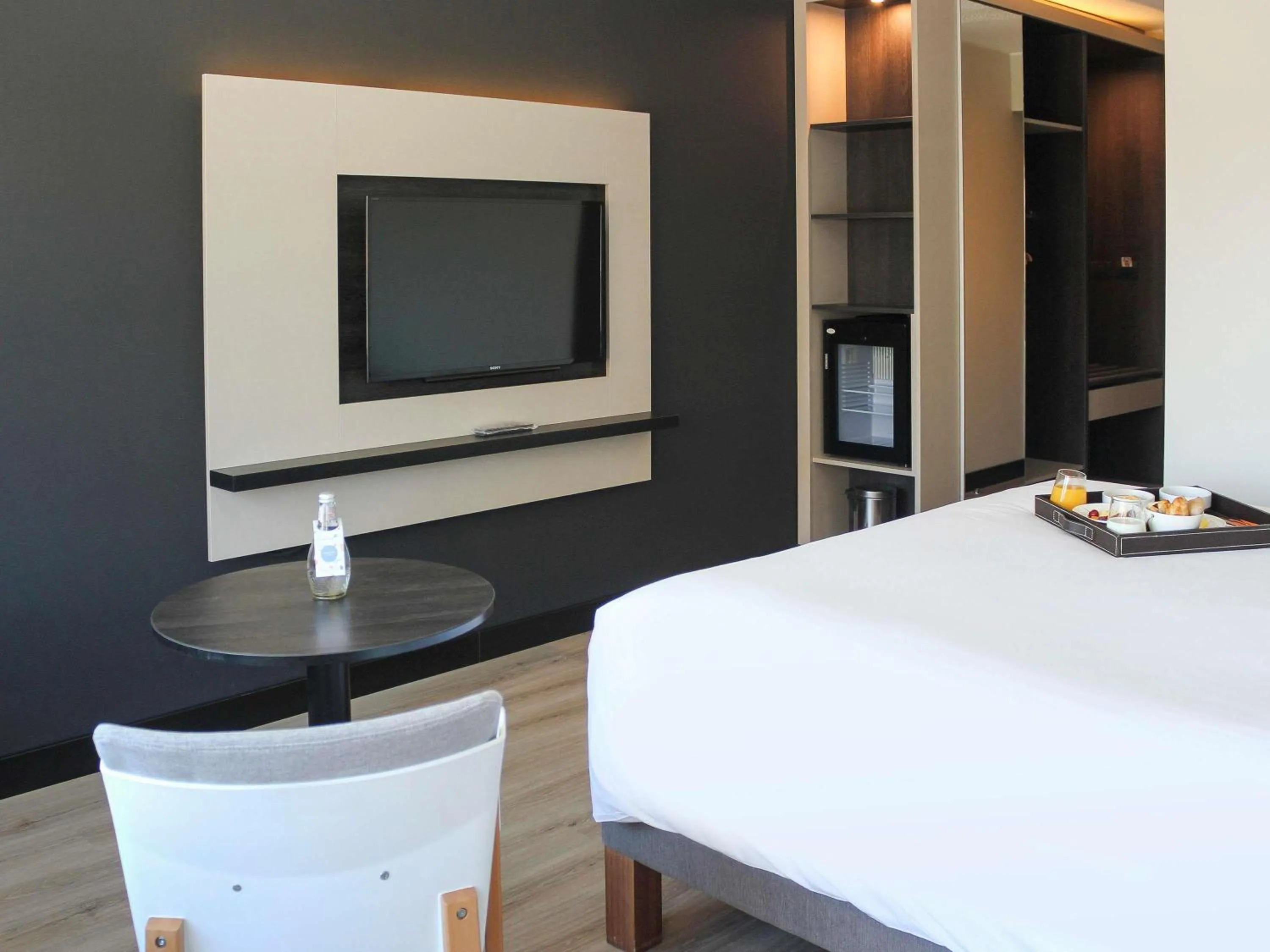 Bedroom, Bed in Novotel Santiago Vitacura