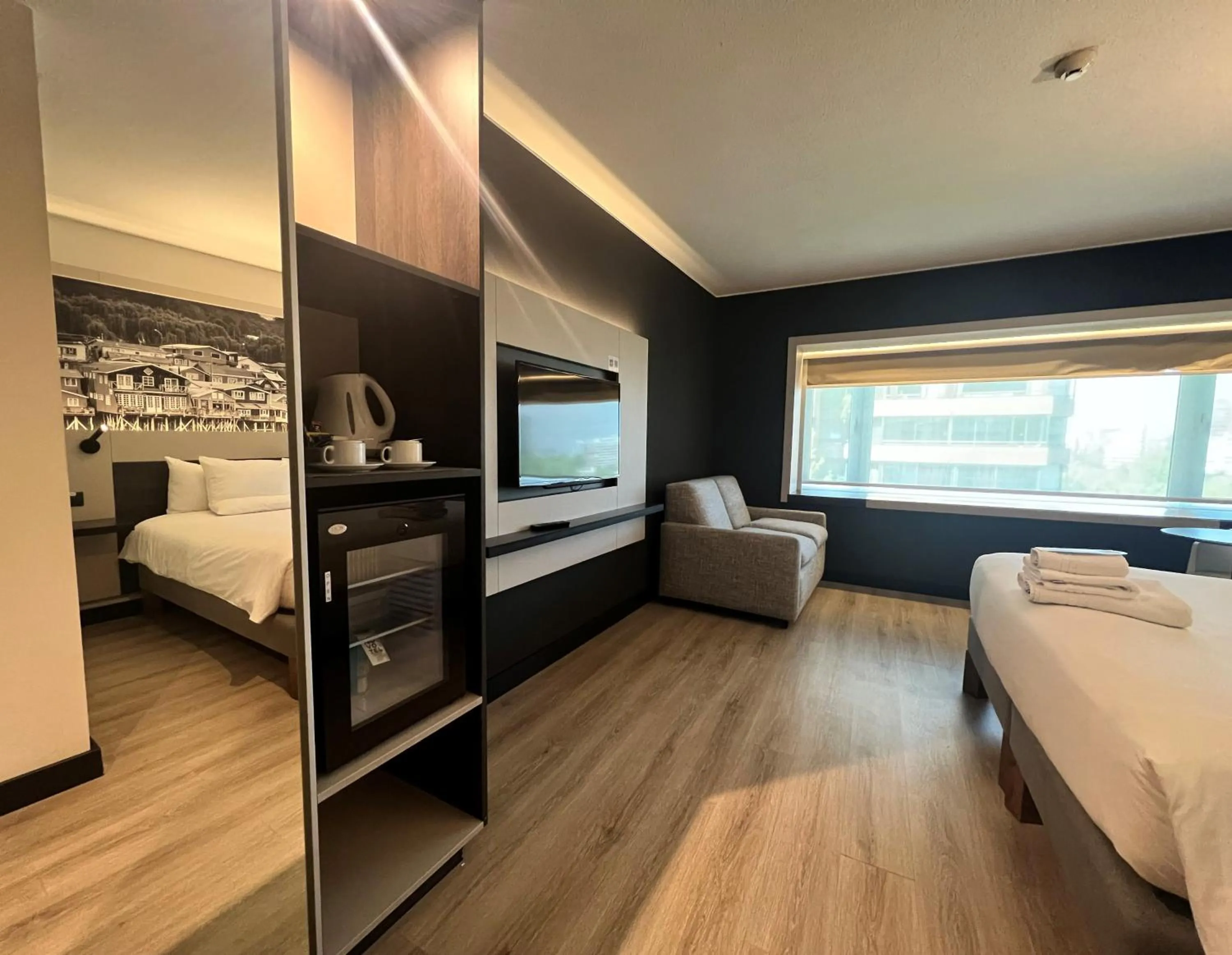 Photo of the whole room, Bed in Novotel Santiago Vitacura