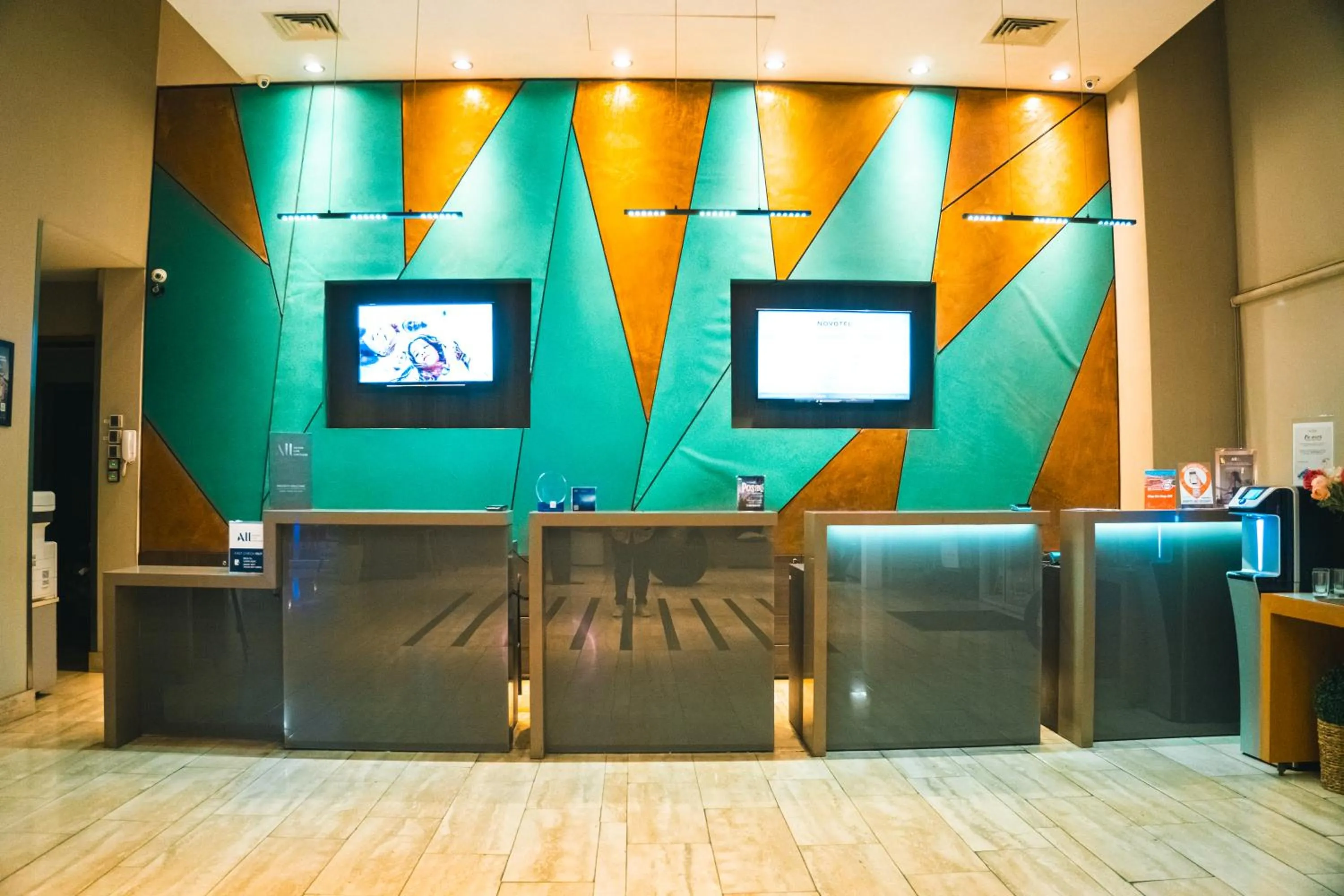 Lobby or reception in Novotel Santiago Vitacura