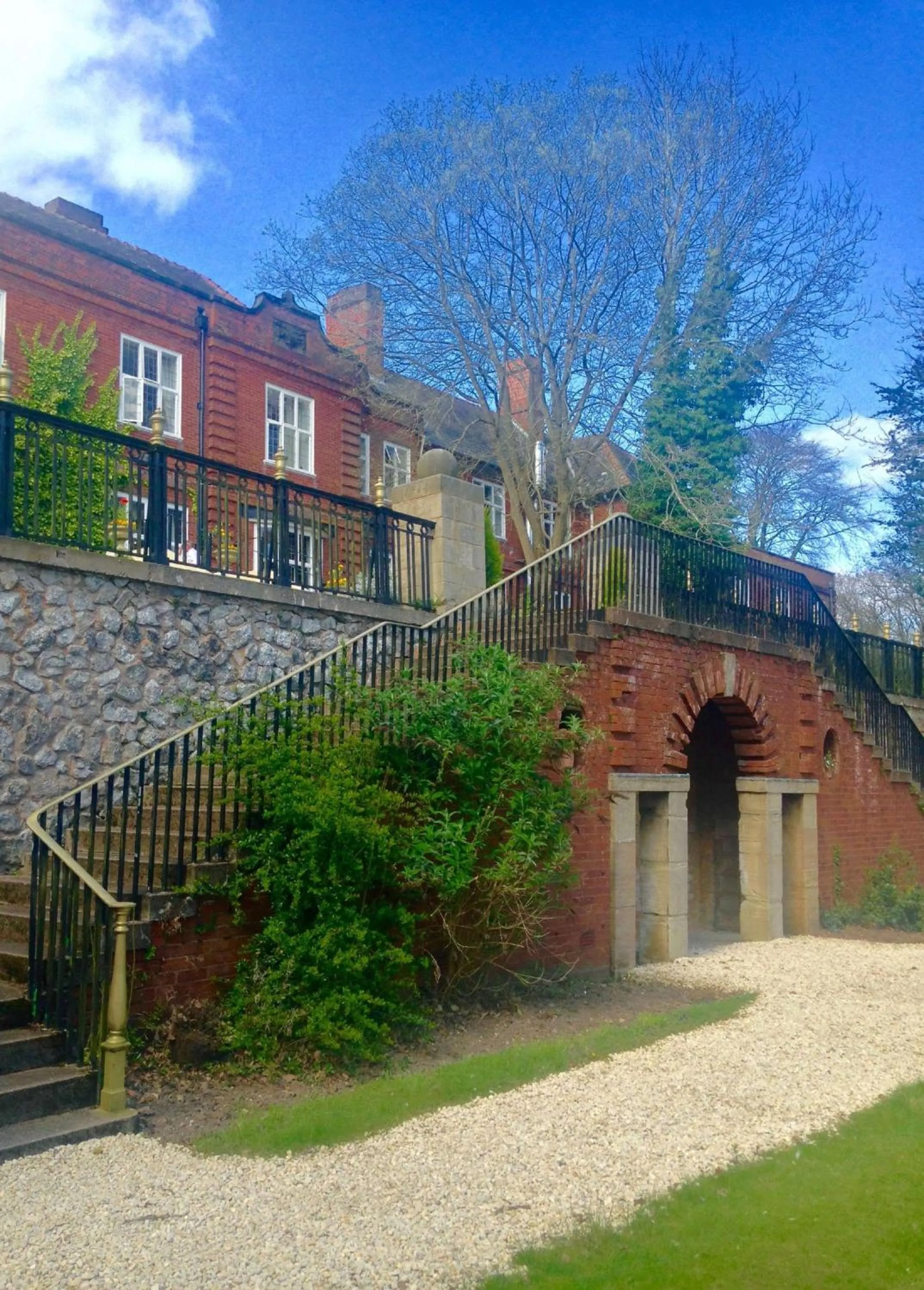 Property building in Southcrest Manor Hotel, Best Western Signature Collection