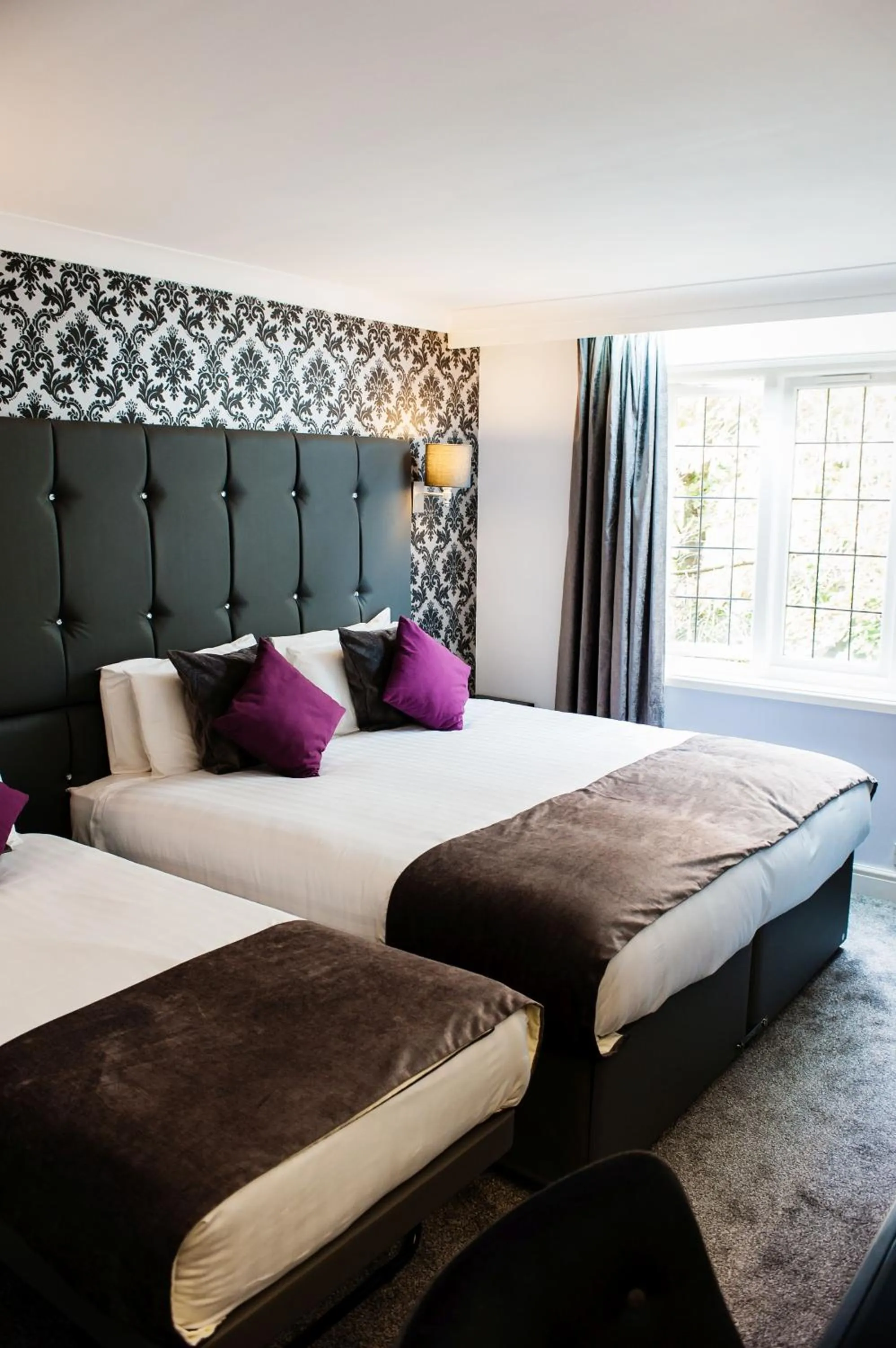 Bed in Southcrest Manor Hotel, Best Western Signature Collection