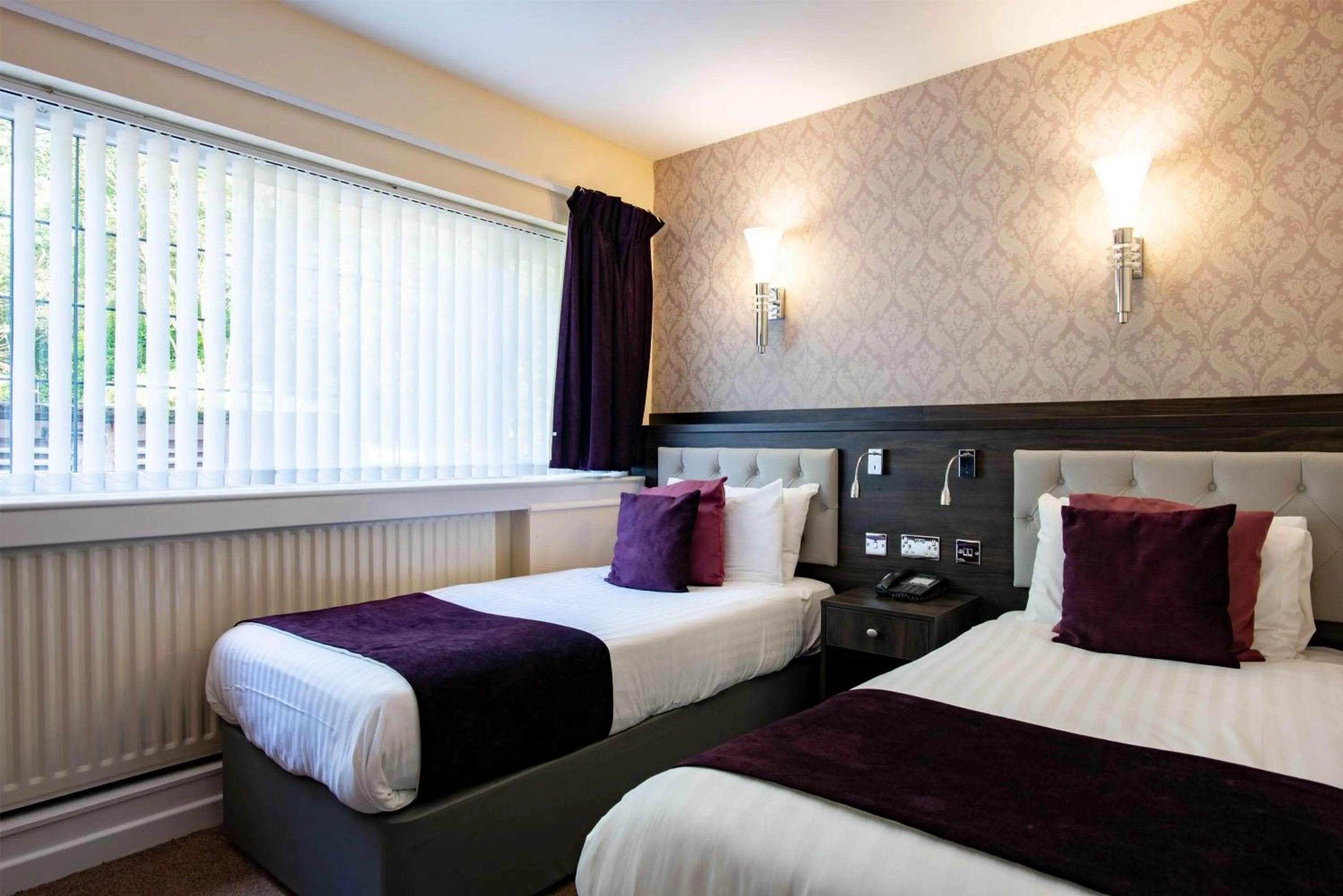 Standard Twin Room in Southcrest Manor Hotel, Best Western Signature Collection