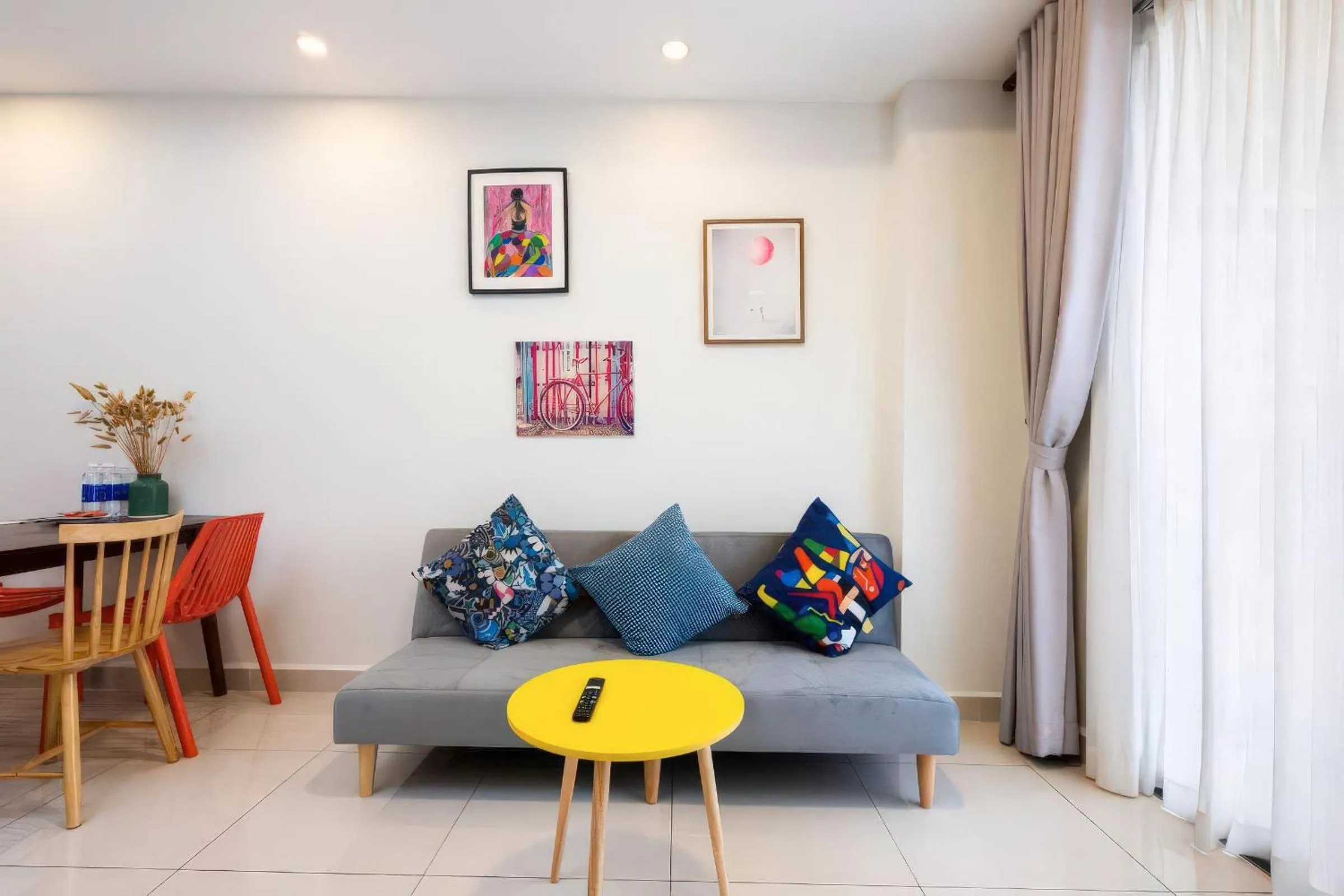 Living room in Minute Suites - Botanica Orchard TSN Airport