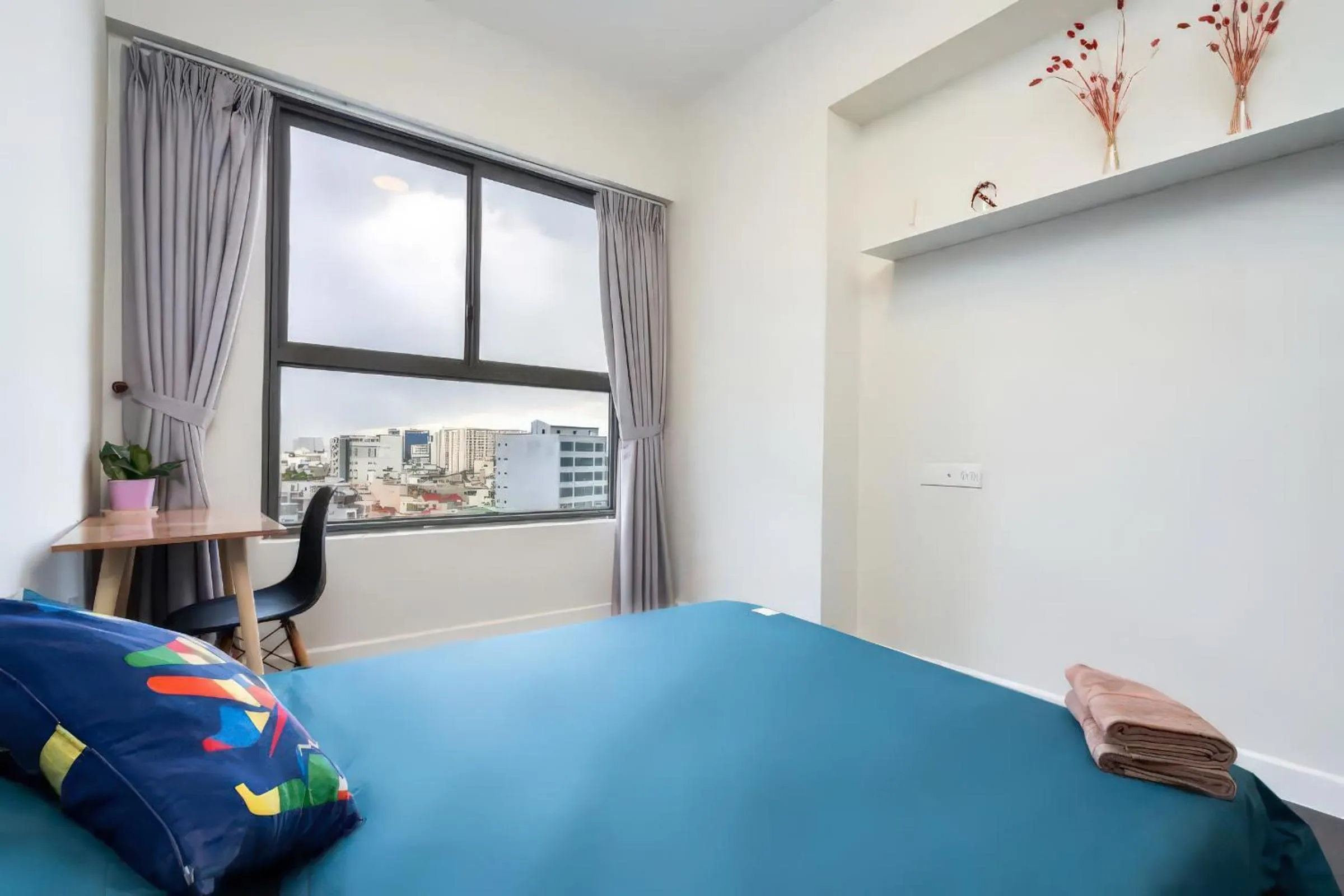 Bed in Minute Suites - Botanica Orchard TSN Airport