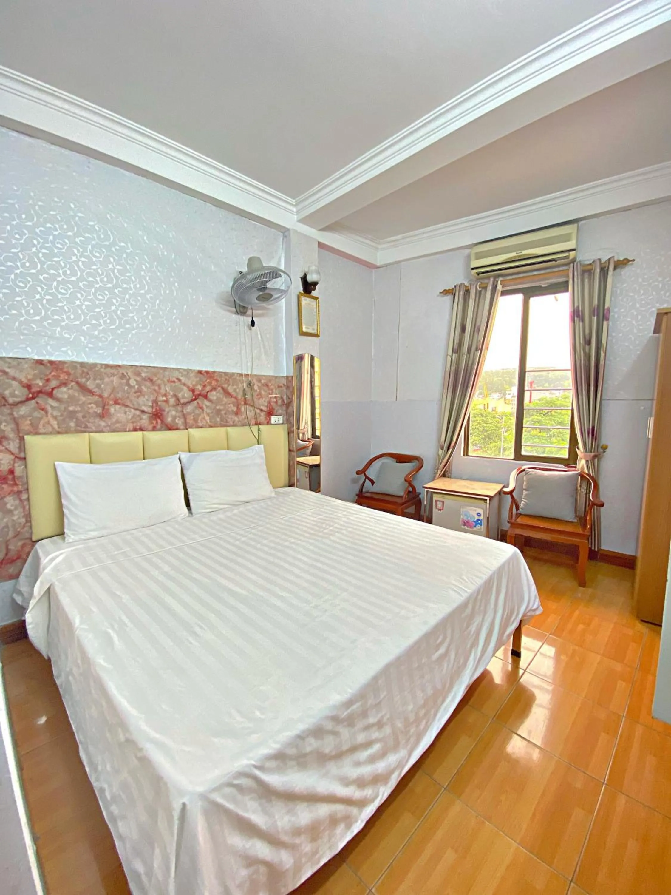 Property building in Kocmoc Hotel Hạ Long