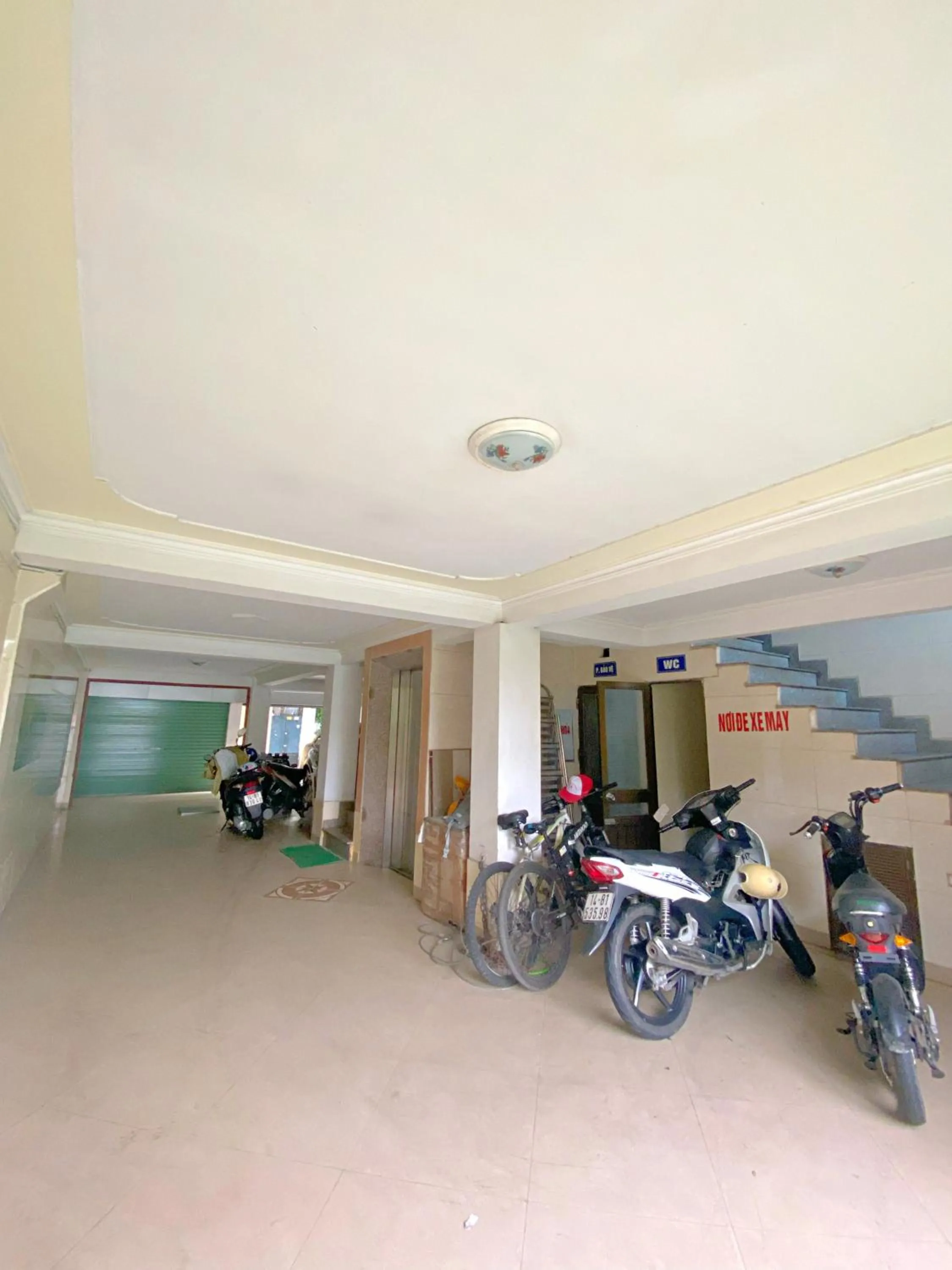 Property building in Kocmoc Hotel Hạ Long