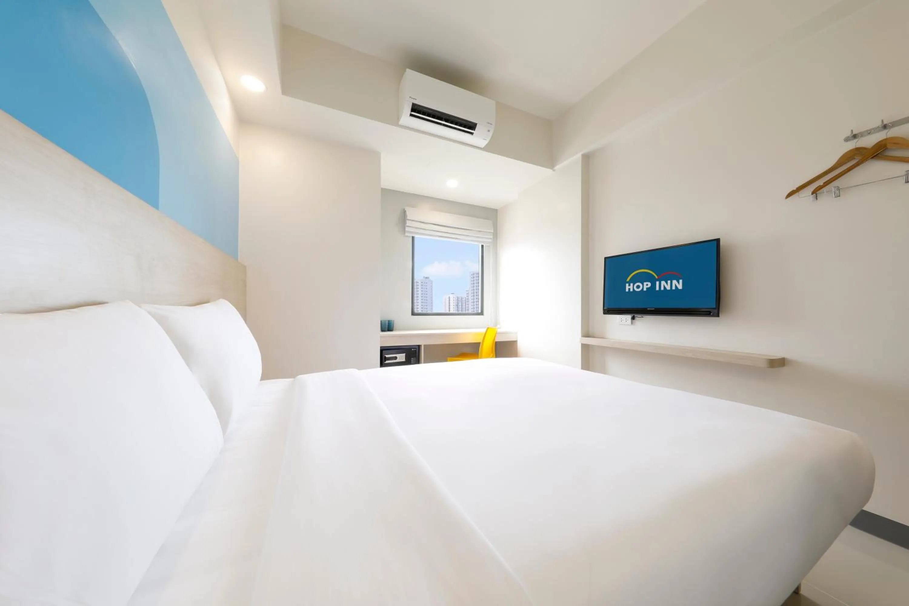 Bed in Hop Inn Hotel Iloilo